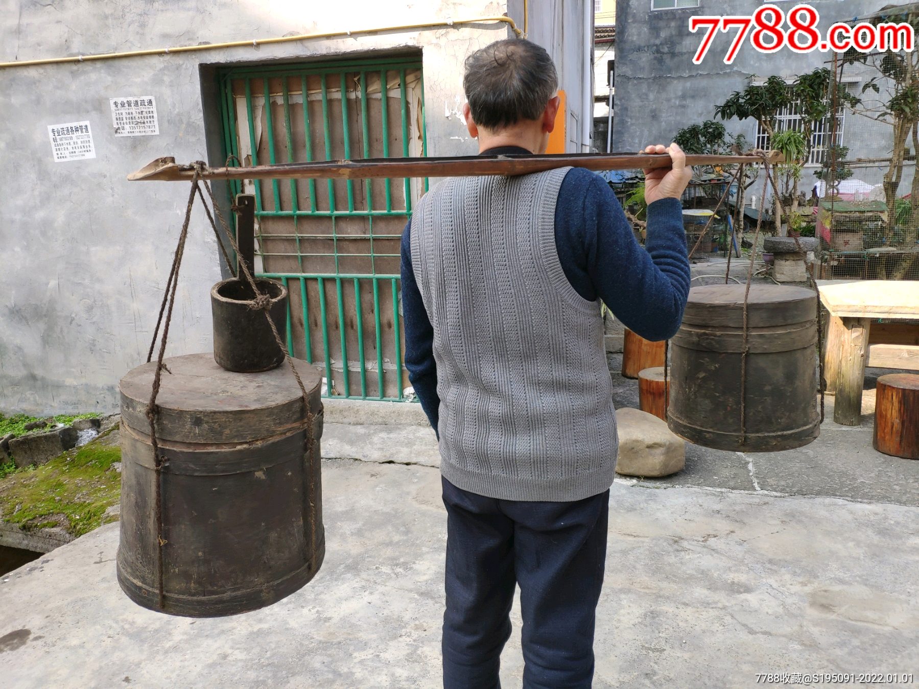 民国卖酒老木桶挑子民俗老物件