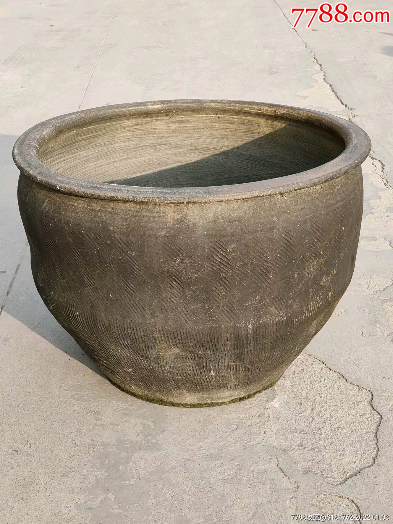 民国时期陶质黑色陶缸