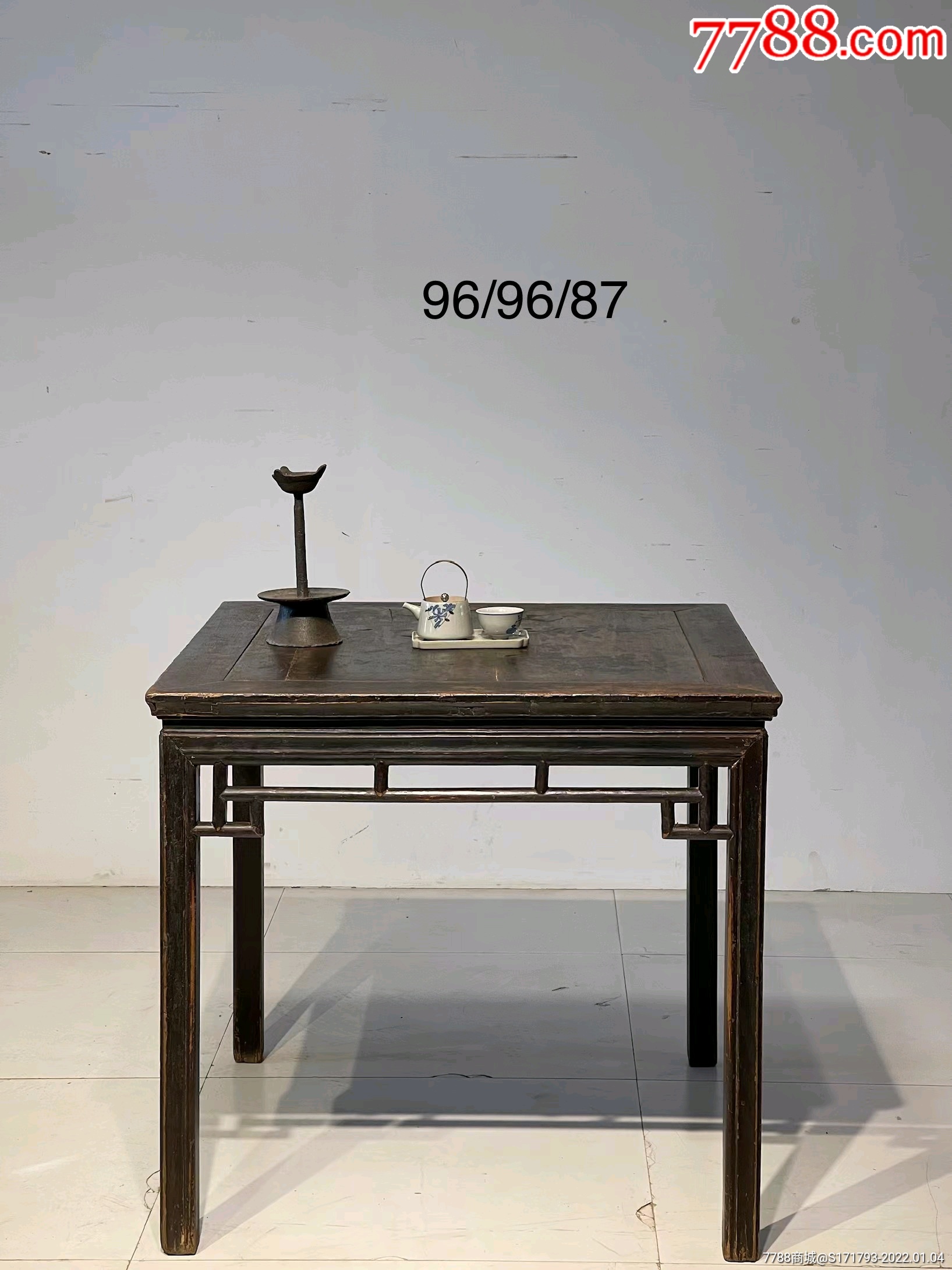 清代楸木八仙桌黄花梨做工