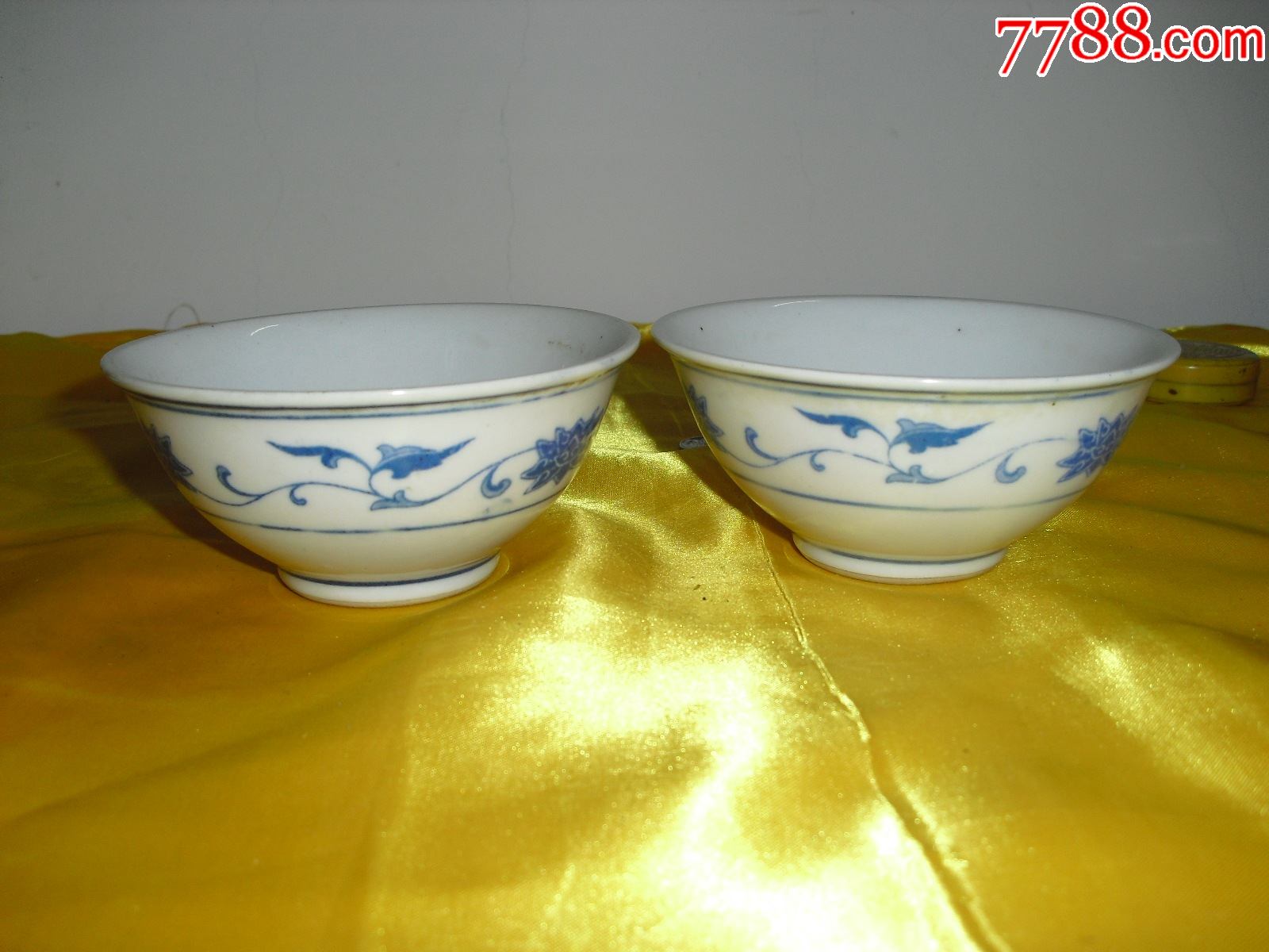 景德镇老厂瓷青花缠枝莲碗一对