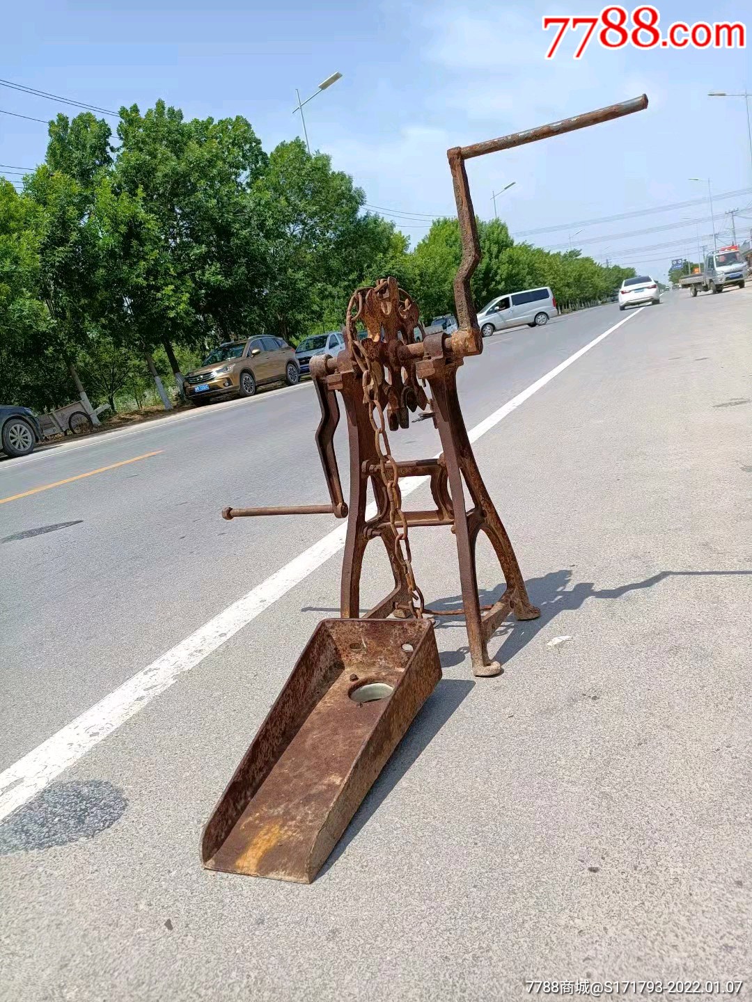 乡下收的手摇铁水车一个