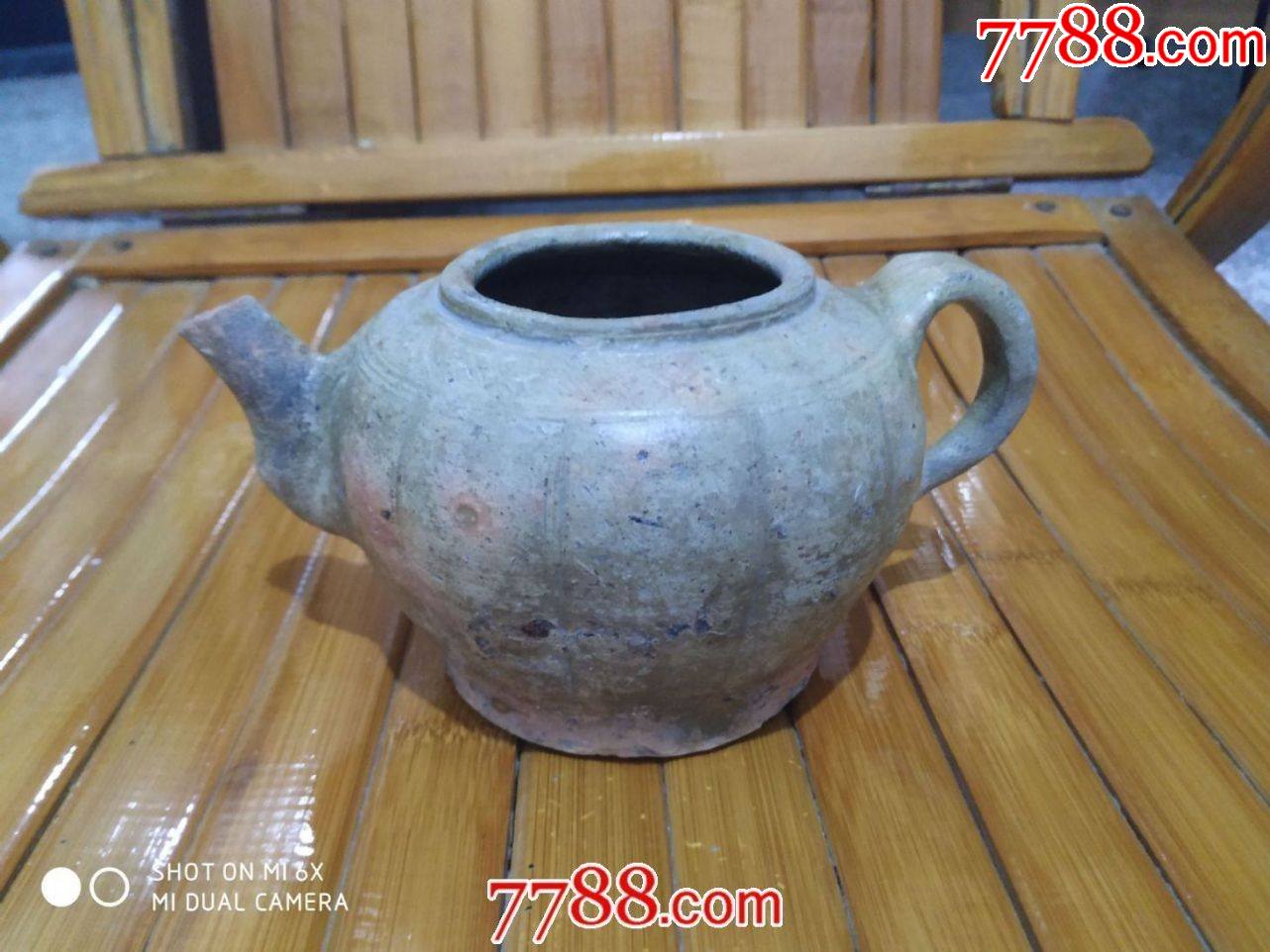 唐早期越窑釉陶印纹陶卍字瓜型执壶无盖一把