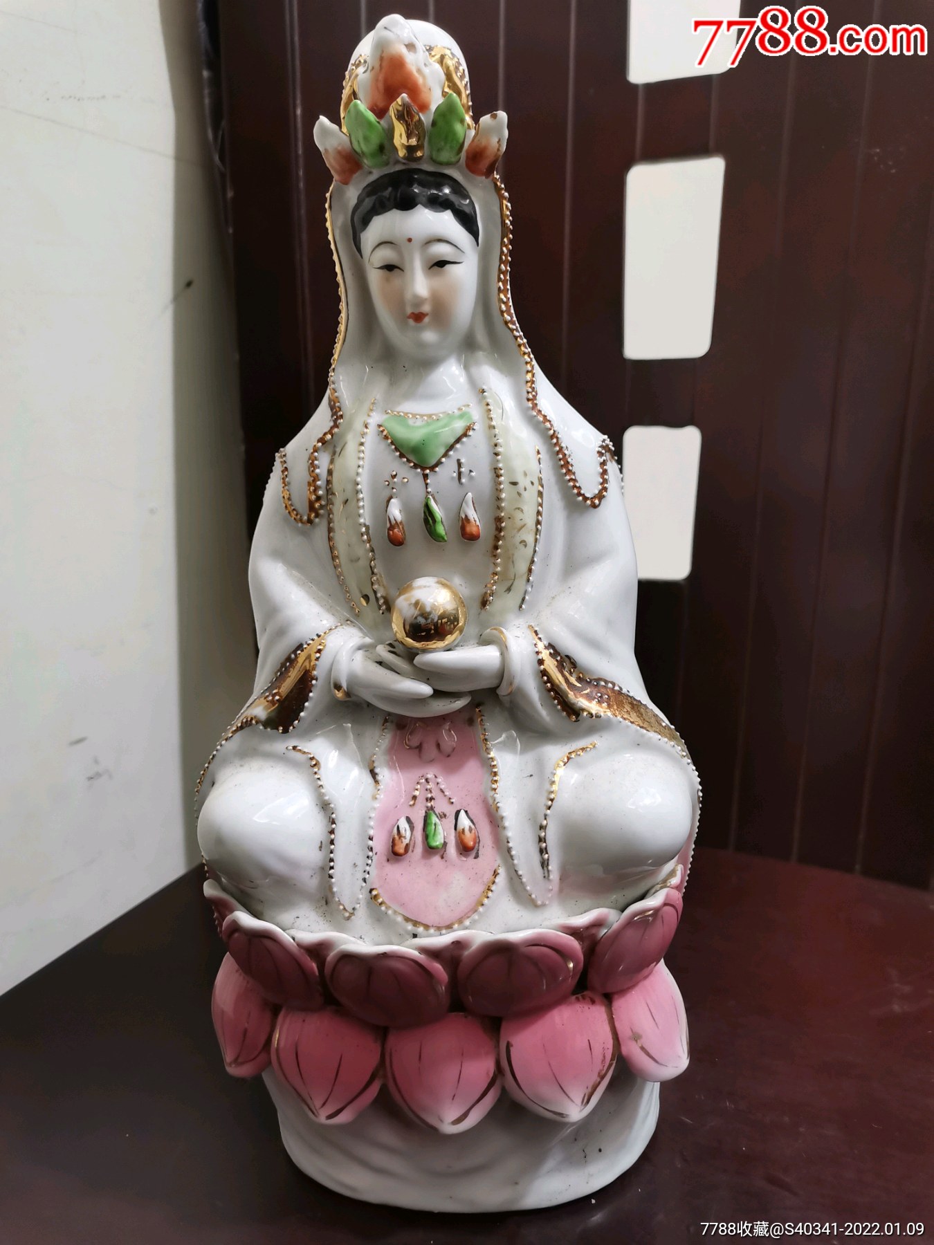 早期广东潮州陶瓷枫溪瓷手绘粉彩观音瓷像摆件