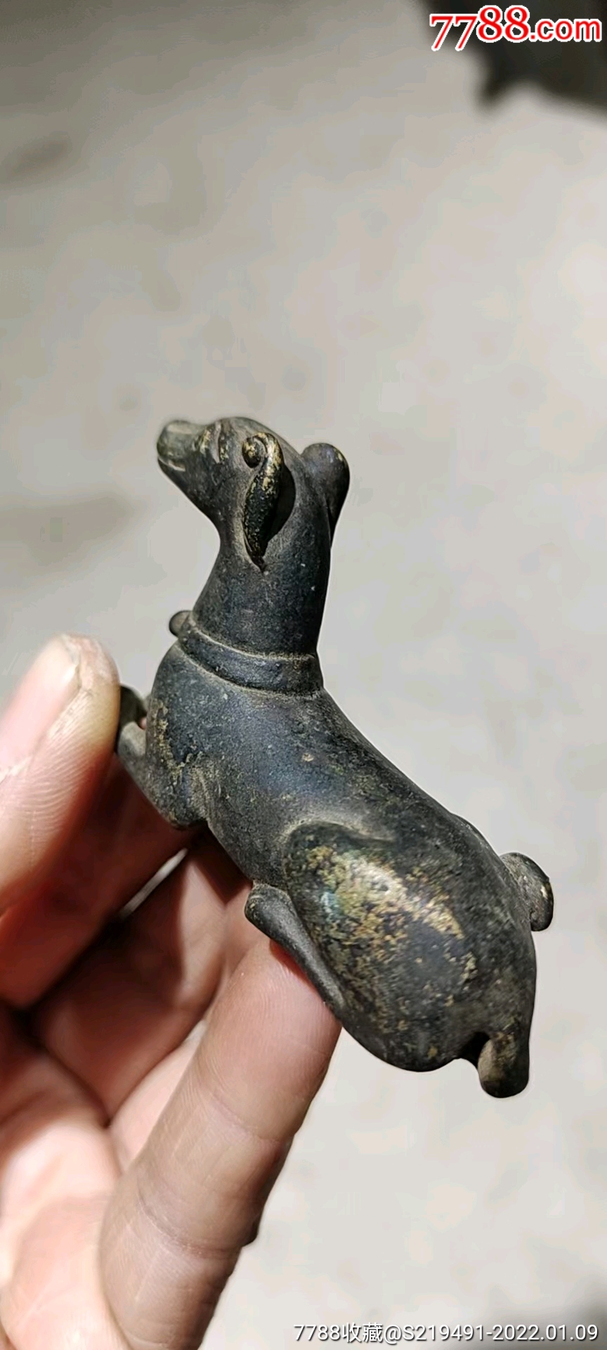 清代铜狗摆件