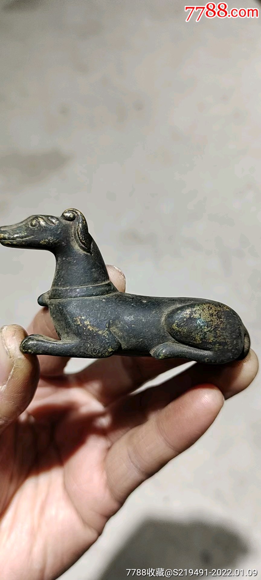 清代铜狗摆件