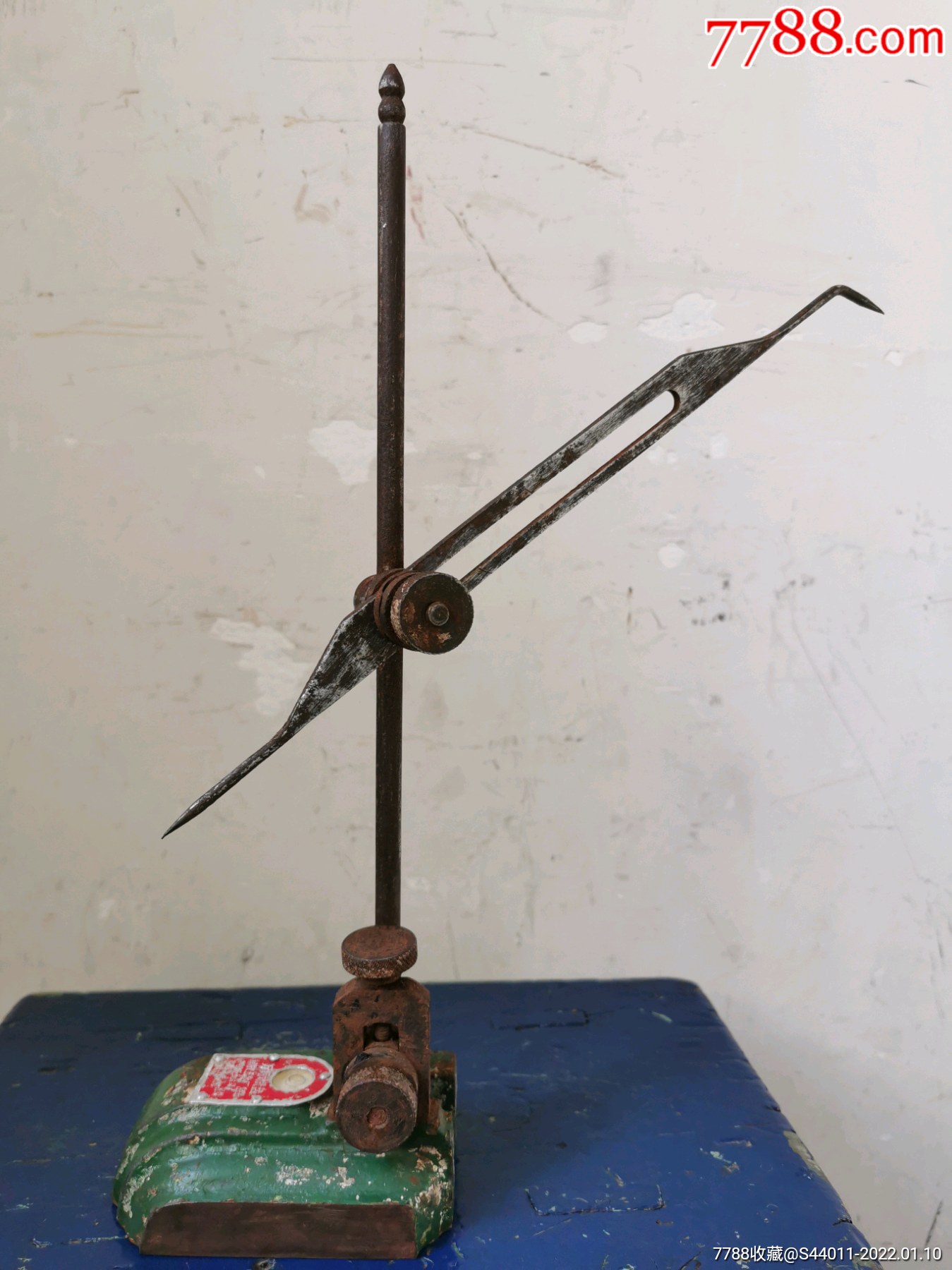 老仪器万用划针盘