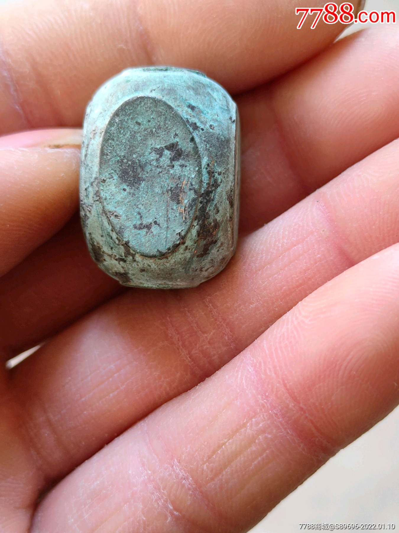 造型奇特厚重的明代铜砝码