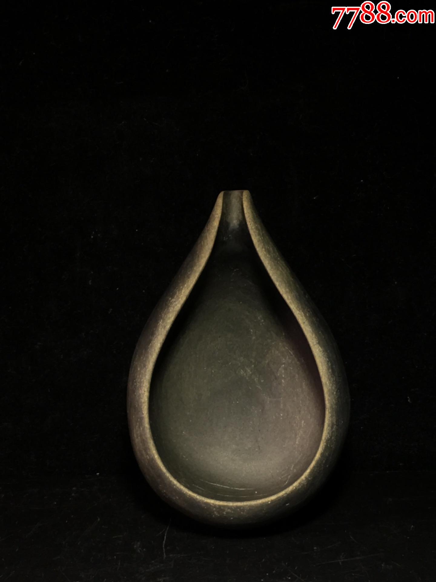 歙砚黄鱼籽石文房水滴