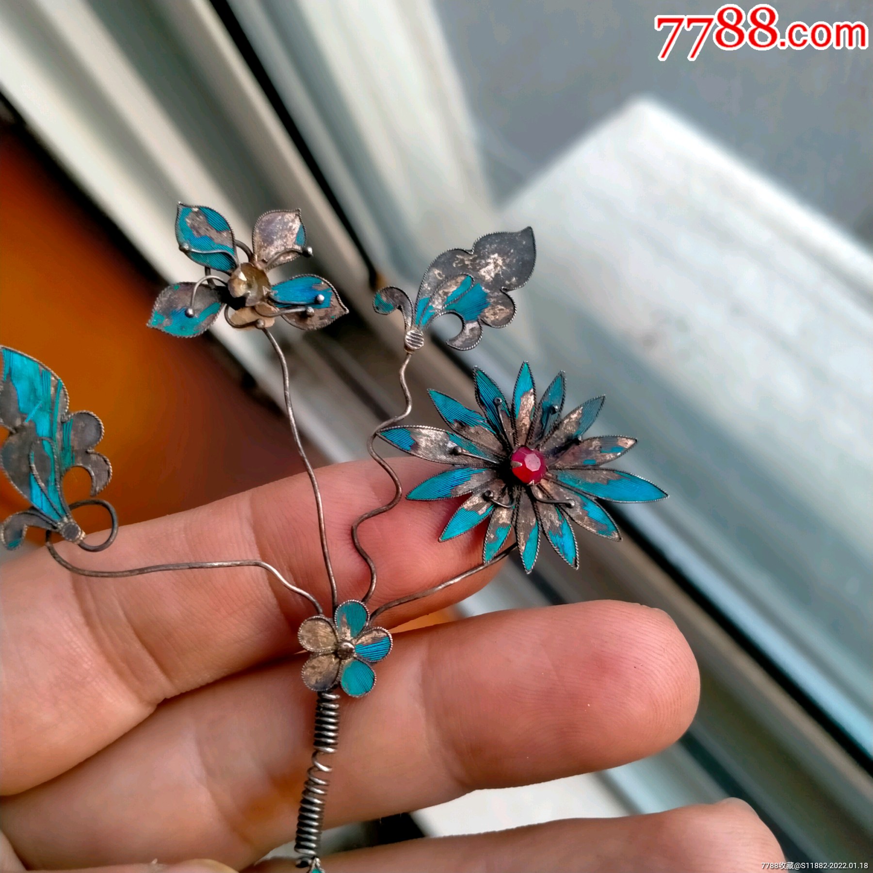 美女最爱漂亮带点翠美女头钗步摇花卉图案农村下乡一线货源银头饰