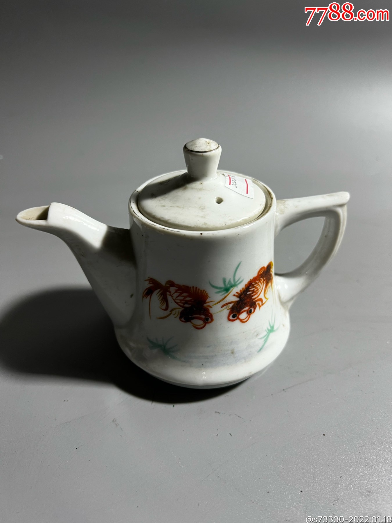 80年代左右手绘金鱼小壶一把磕