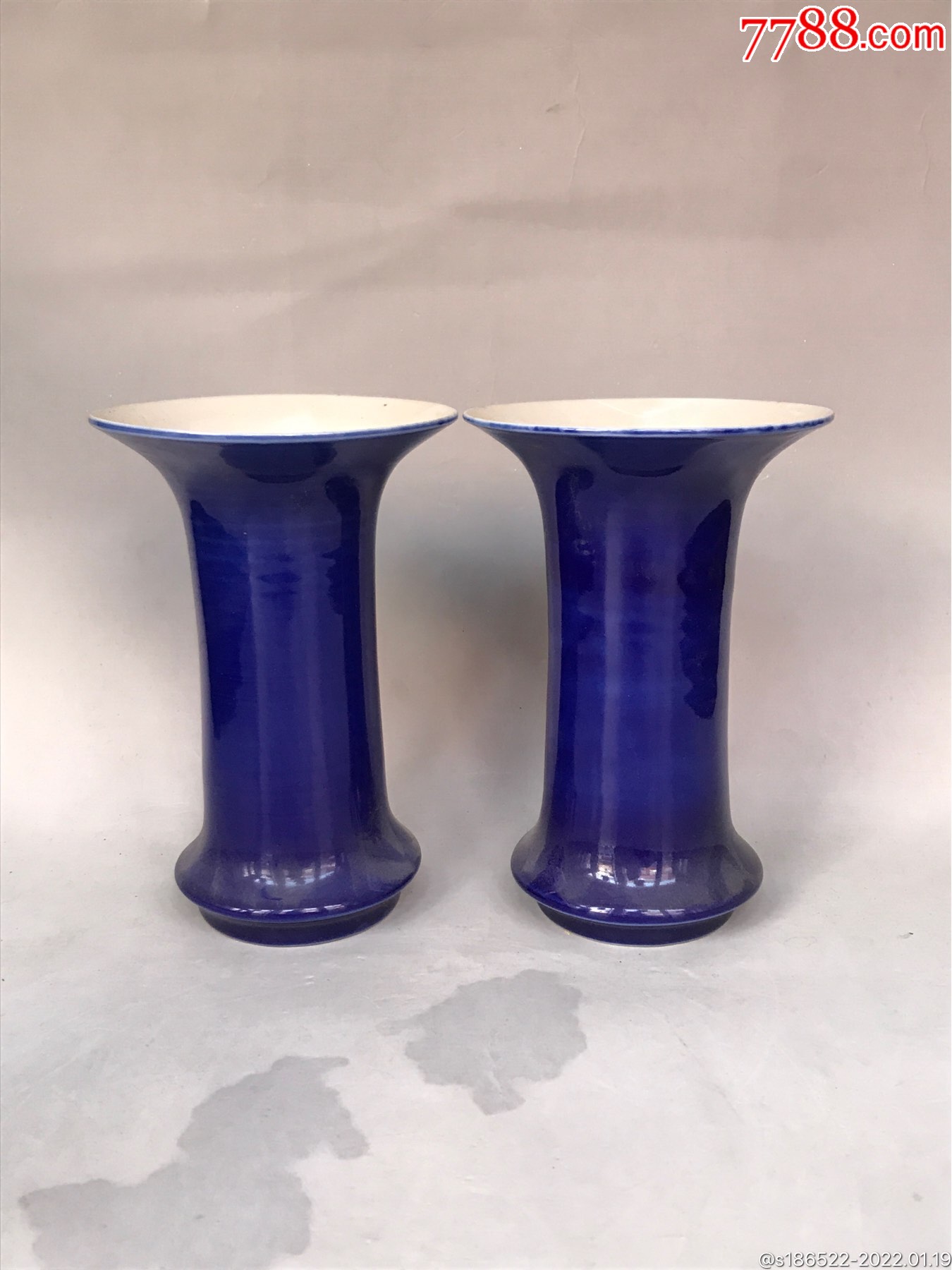 【故宮】四龍花茹瓶 大清康熙年製 重慶市文物保管委員会 中国古玩骨董中国美術花瓶 故宮】四龍花茹瓶 大清康熙年製 重慶市文物保管委員