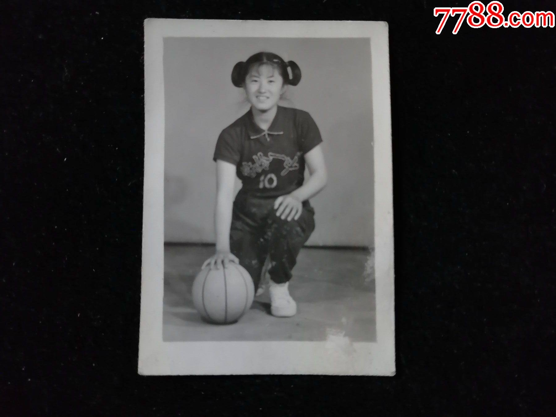 铁岭一中女篮球队员