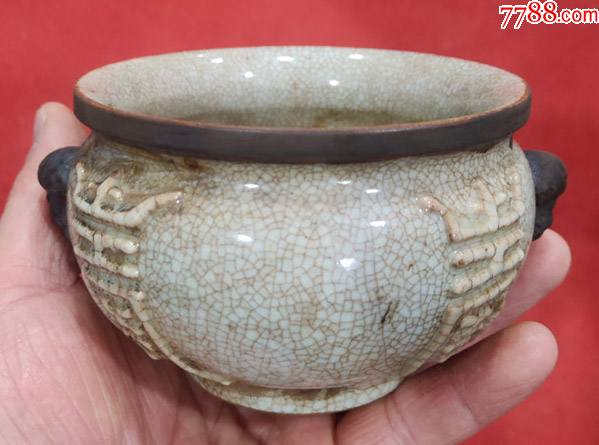 哥窑开片寿字纹陶瓷小香炉