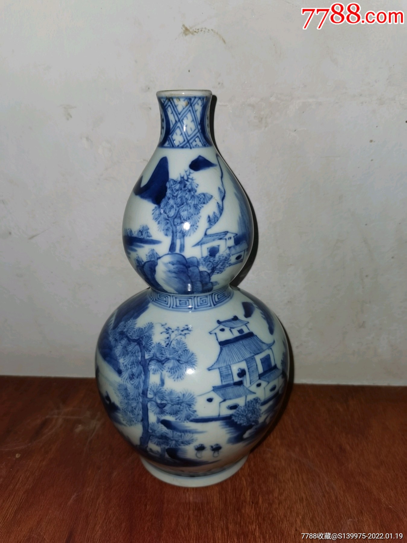 滚动鼠标滚轴,图片即可轻松放大,缩小更多"青花瓷