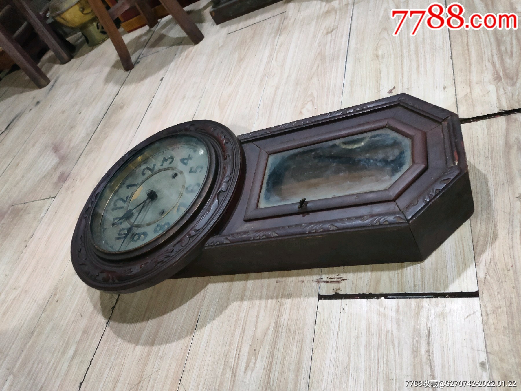 民国大圆头鱼尾钟