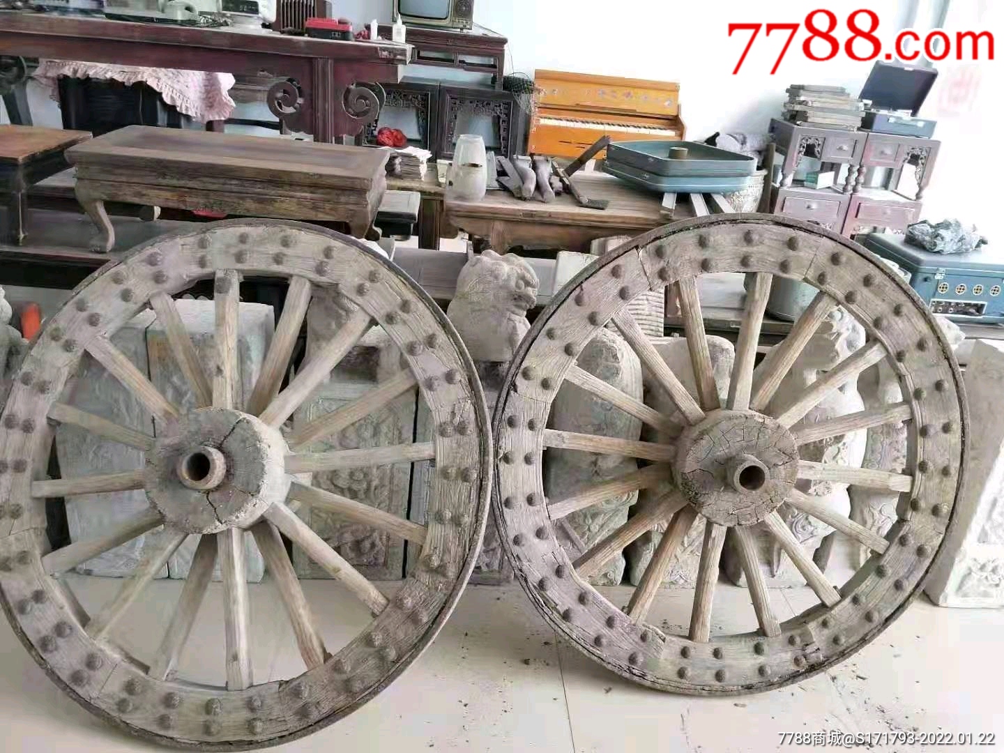 民国大车轱辘一对