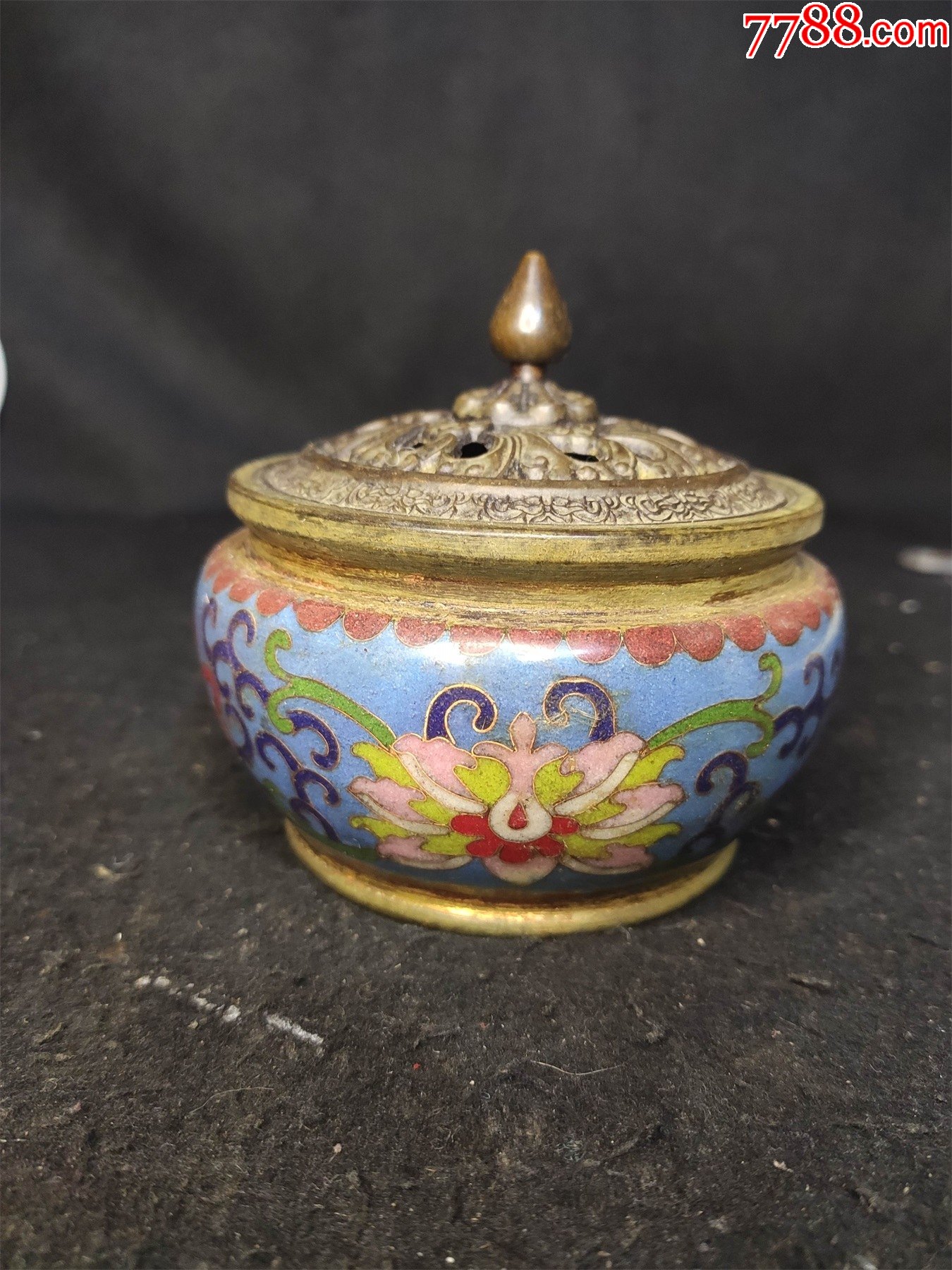 掐丝珐琅彩熏炉