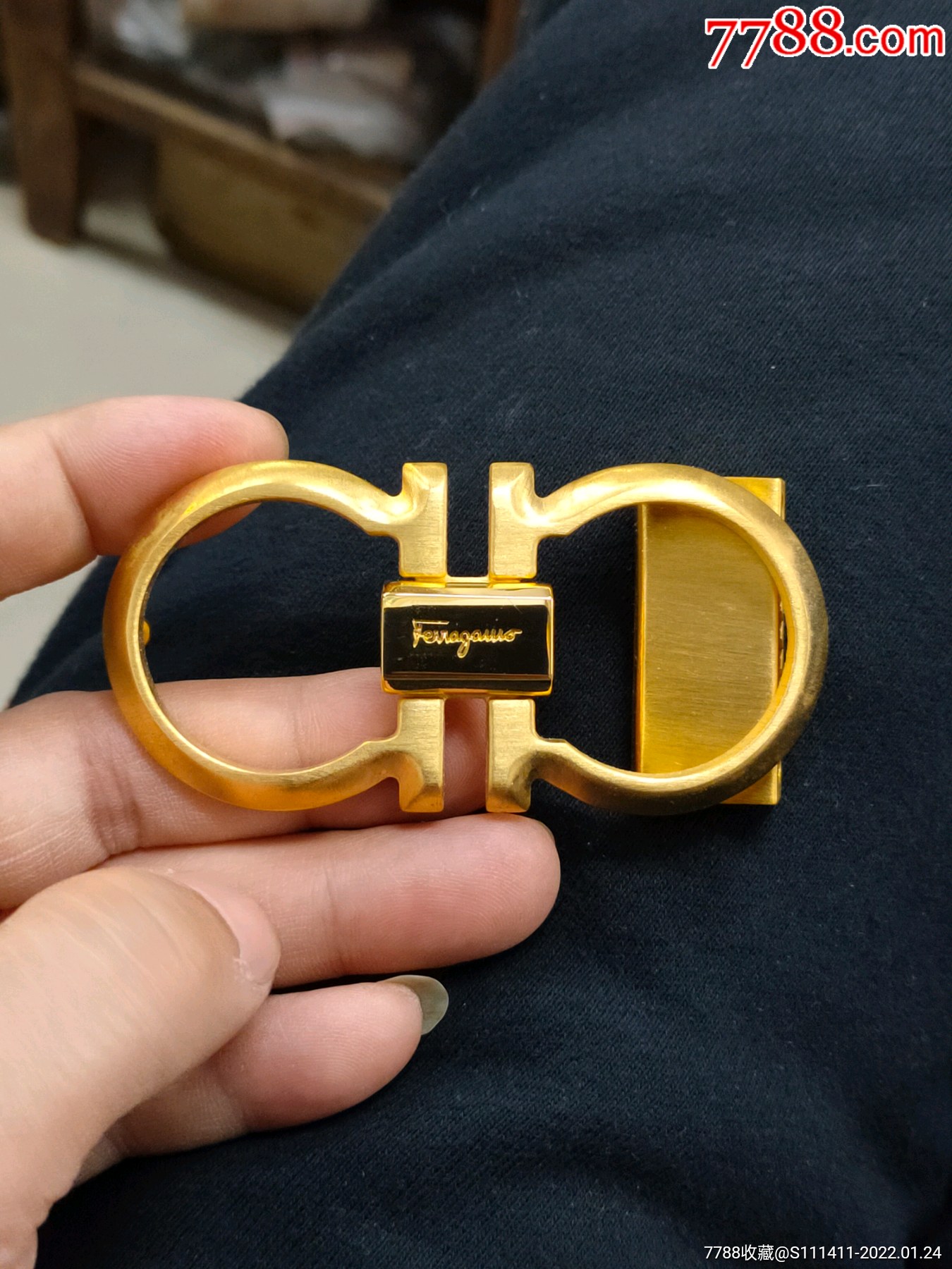 菲格拉慕磨砂金金色腰带扣-皮带扣/腰饰-7788烟标收藏