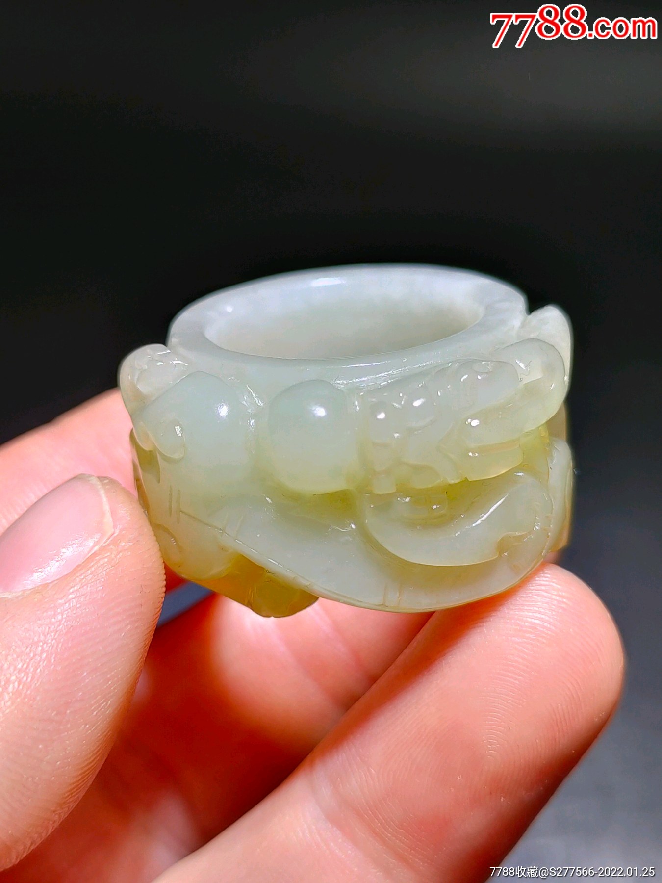 民国时期和田玉雕刻螭龙纹玉扳指