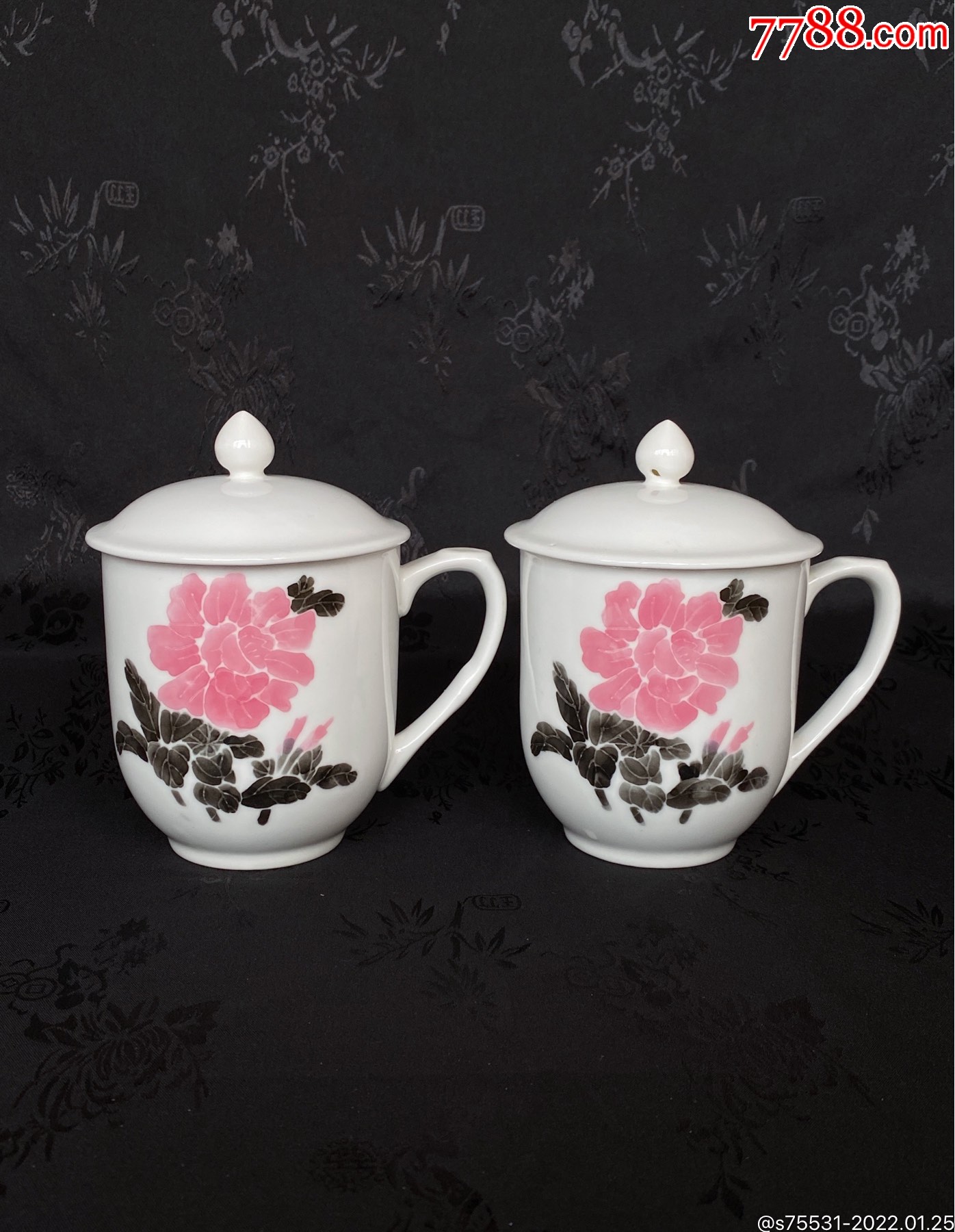 80年代博山陶瓷厂生产釉下彩牡丹滑石瓷盖杯茶杯一对