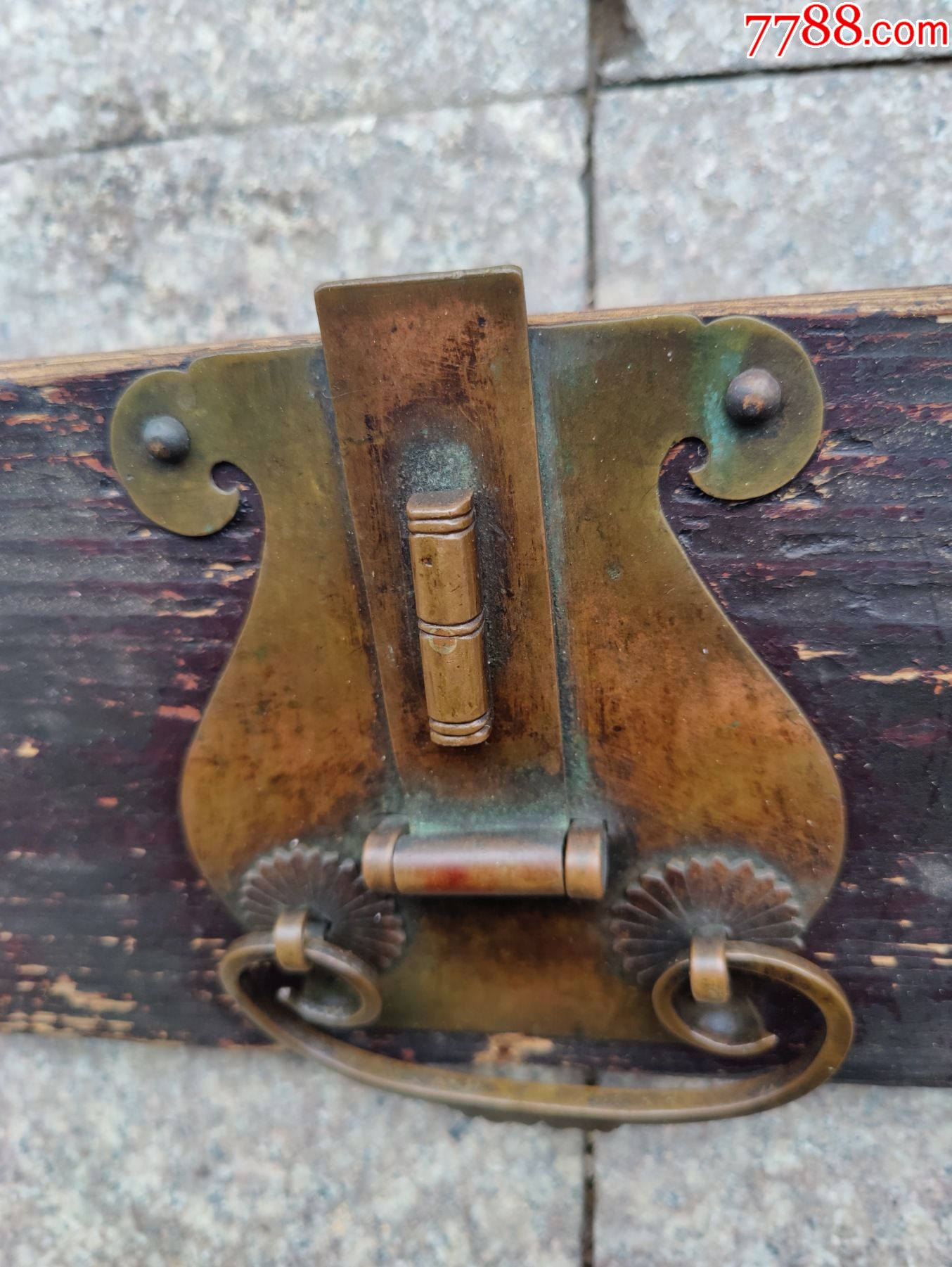 清代老家具老桌子抽屉板老黄铜聚宝盆花瓶铜片拉手