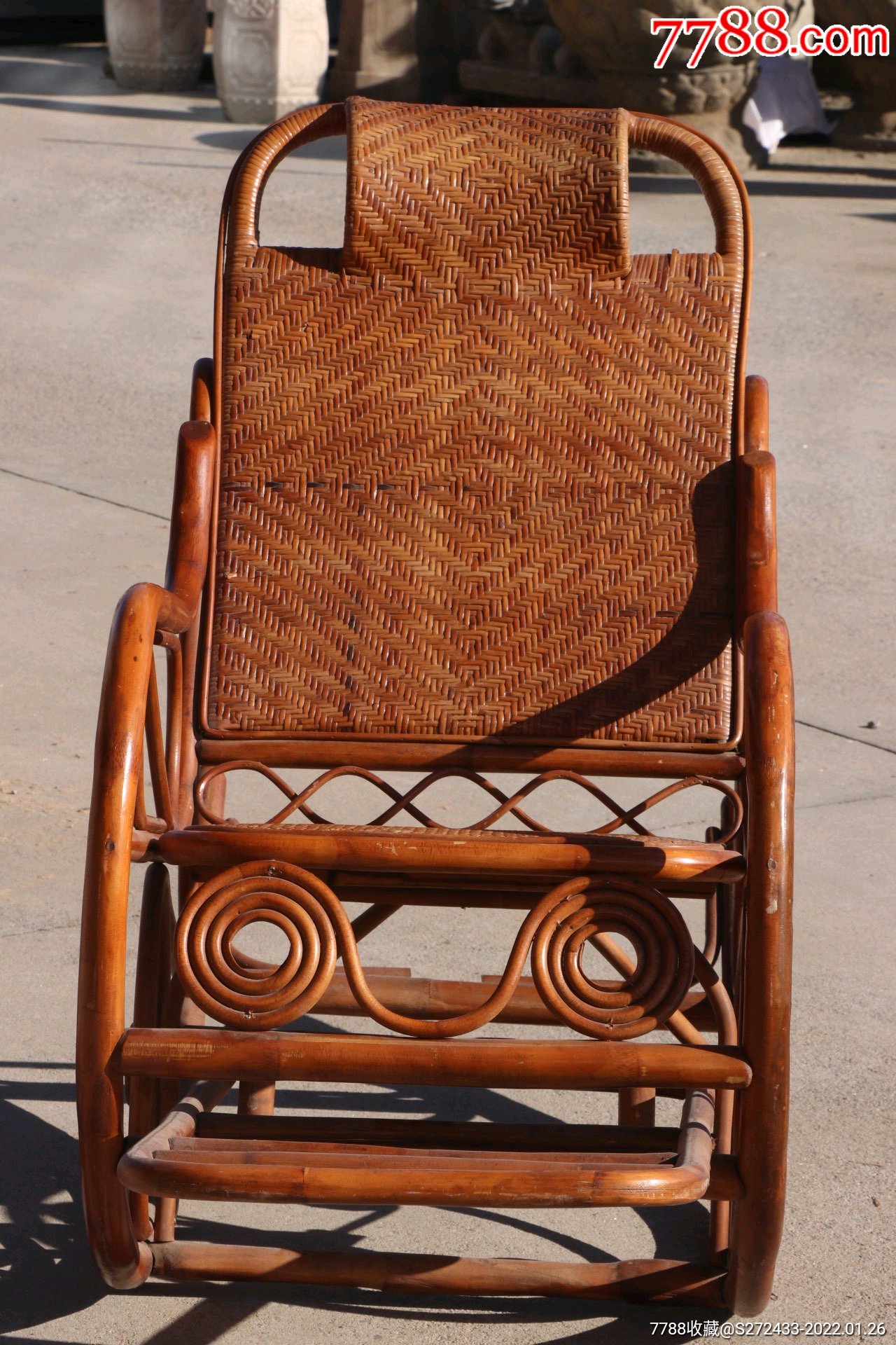 藤编摇椅做工精细造型别致包浆浑厚尺寸如图