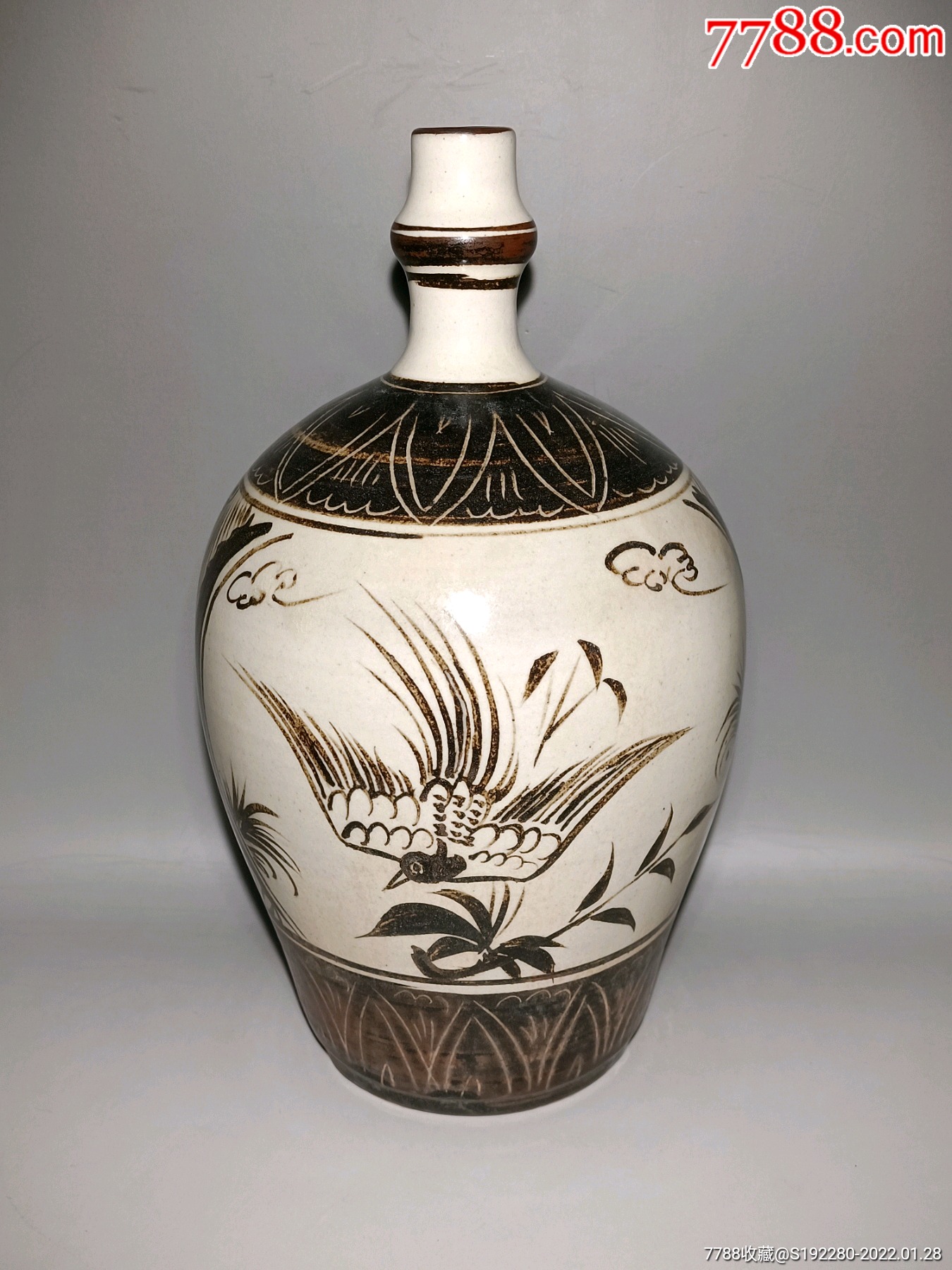 磁州窑白地黑花小口瓶工艺品画工简约而不简单直径14cm高255cm