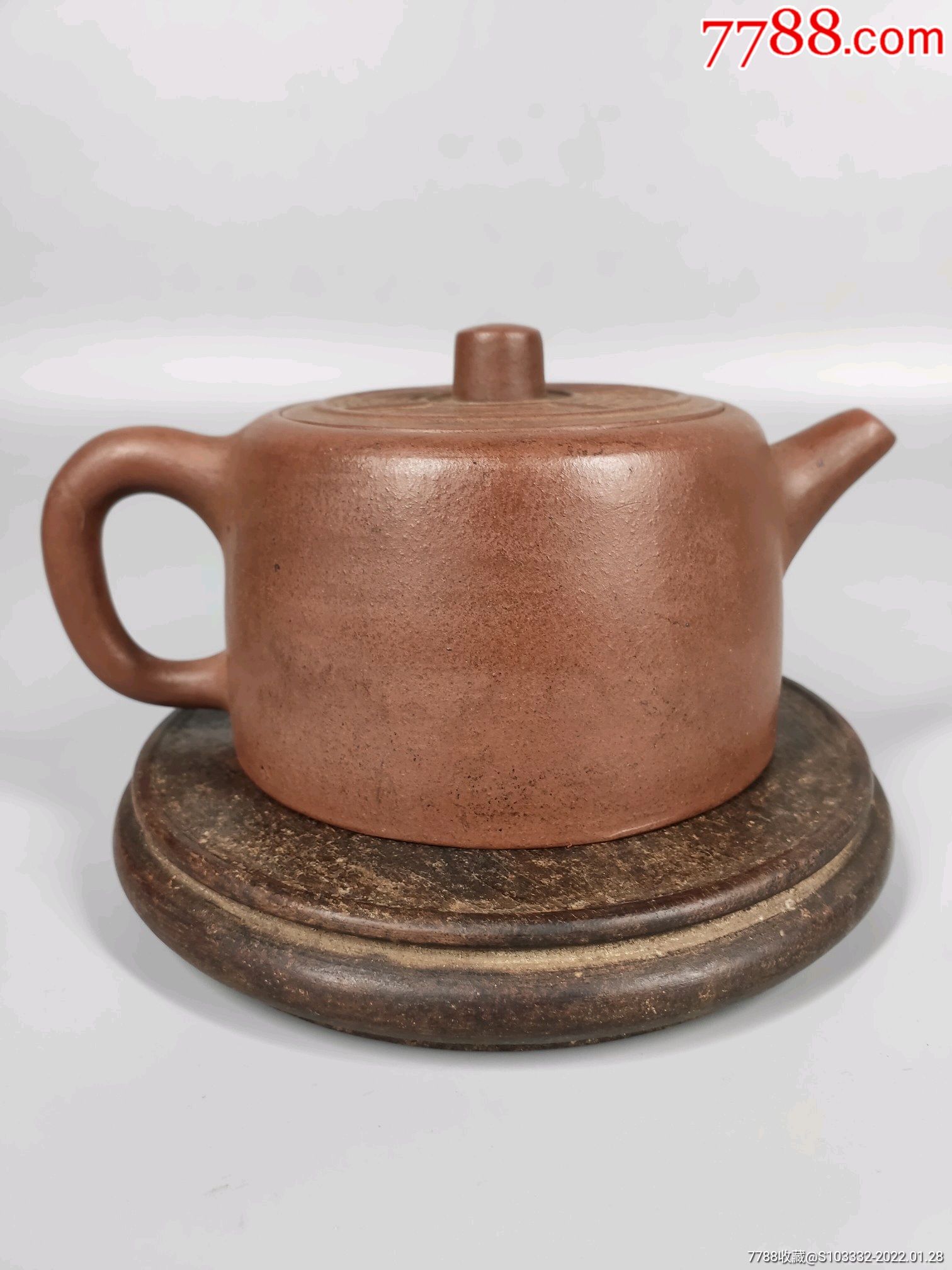 "子治"刻字,老紫砂壶一把,包浆醇厚,保存完整,十分难得一把好壶简介