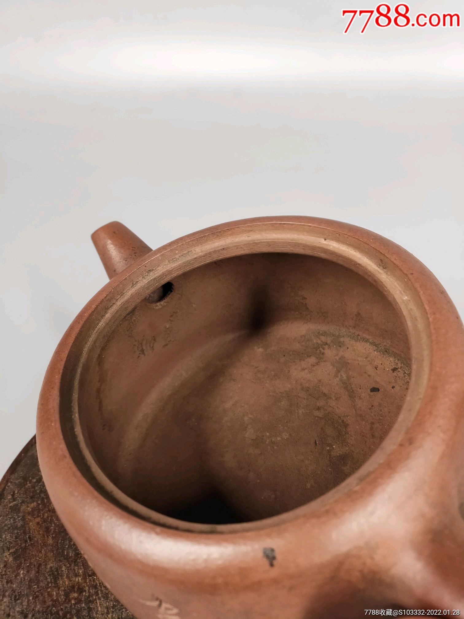 "子治"刻字,老紫砂壶一把,包浆醇厚,保存完整,十分难得一把好壶简介