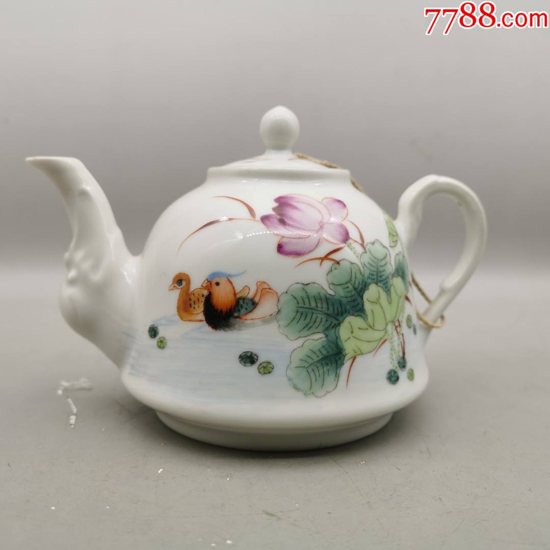 景德镇鸳鸯戏水粉彩瓷茶壶