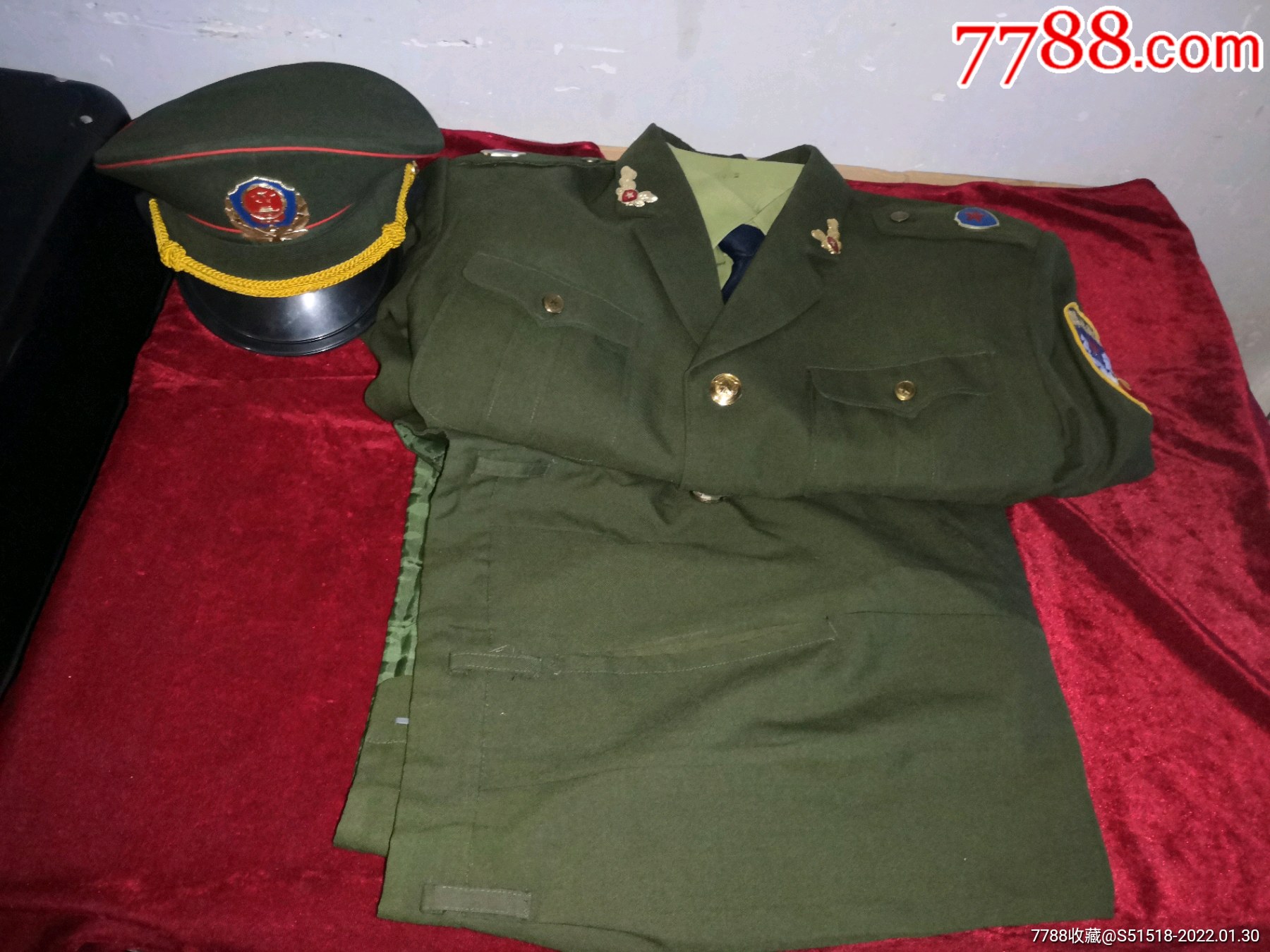 一套全新的8式春秋装