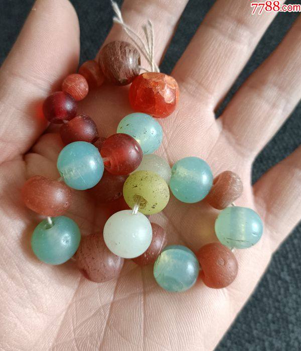 一串清代琉璃珠