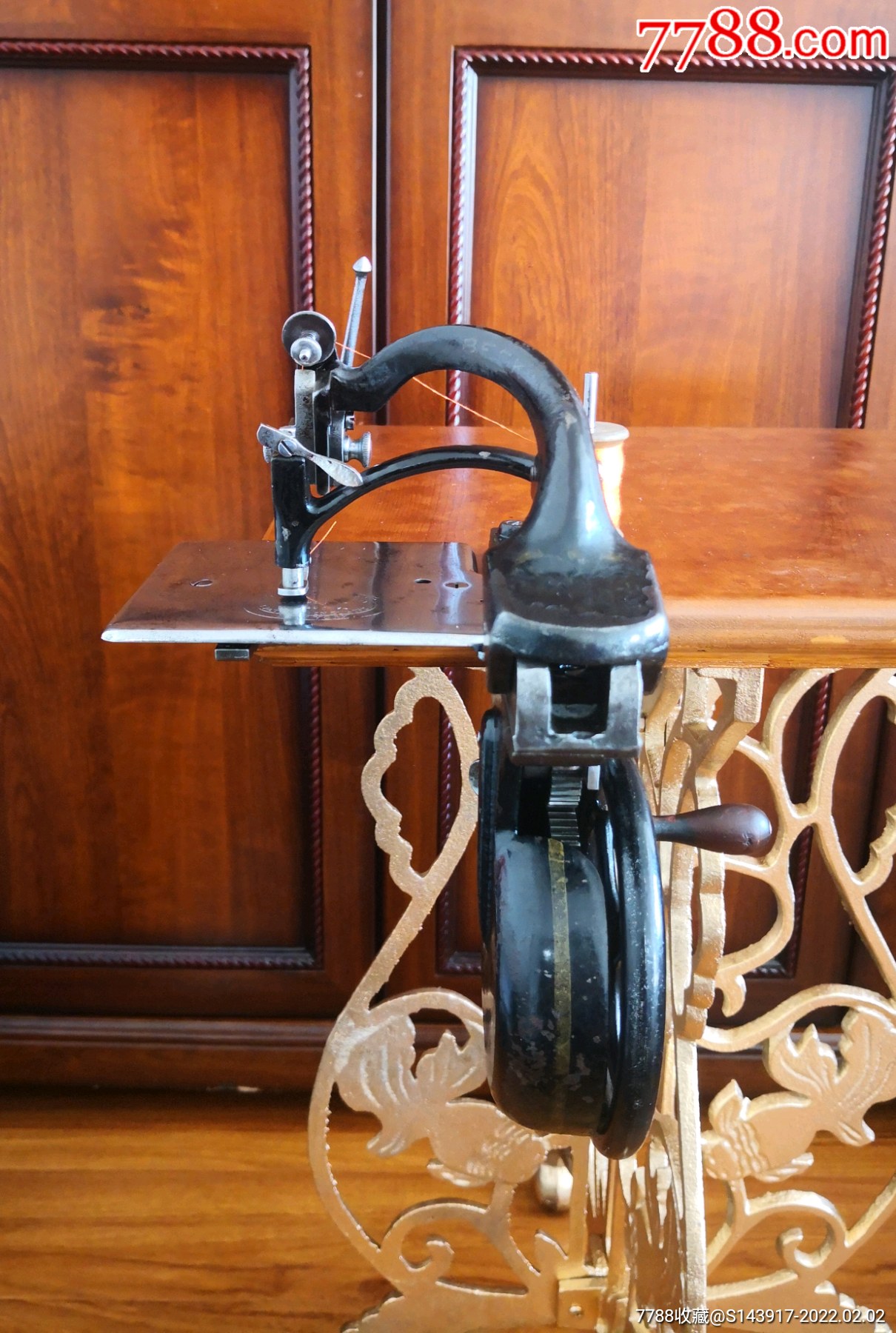 古董缝纫机西洋古董手摇缝纫机铸铁缝纫机