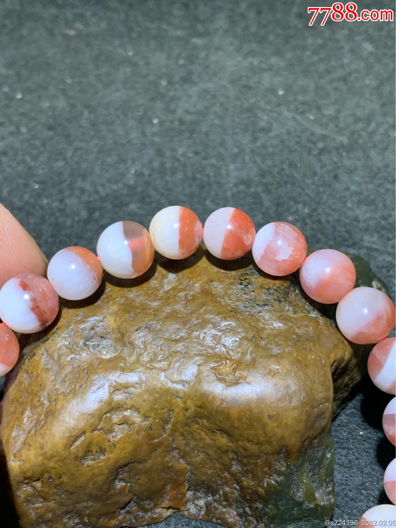 精美保山南红红白双色手串一条