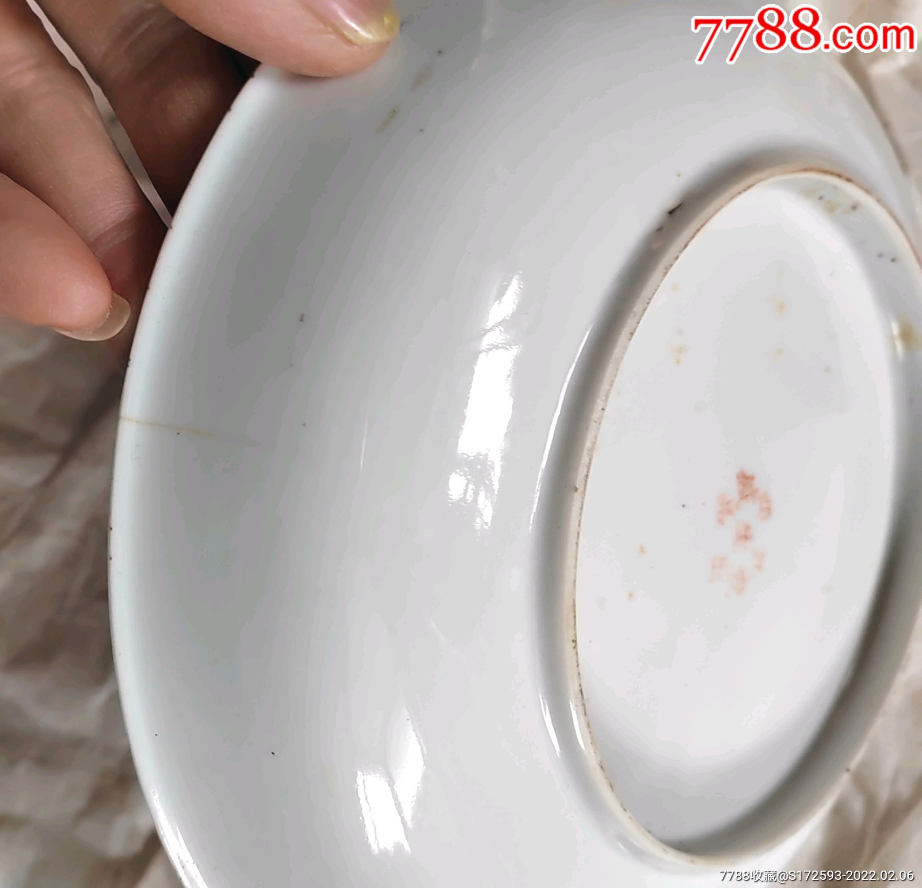 民国早期名家袁生盛作橘皮黄釉粉彩描金清供纹瓷盘一对