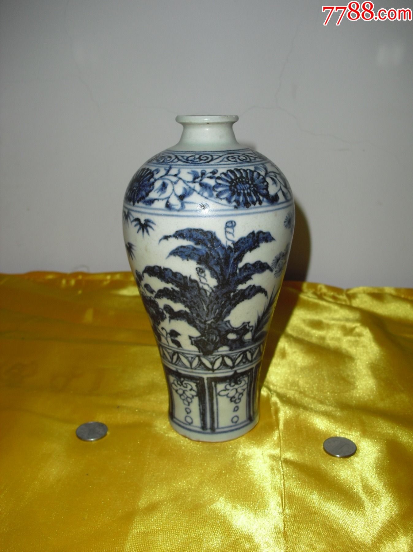 元青花岁寒三友梅瓶