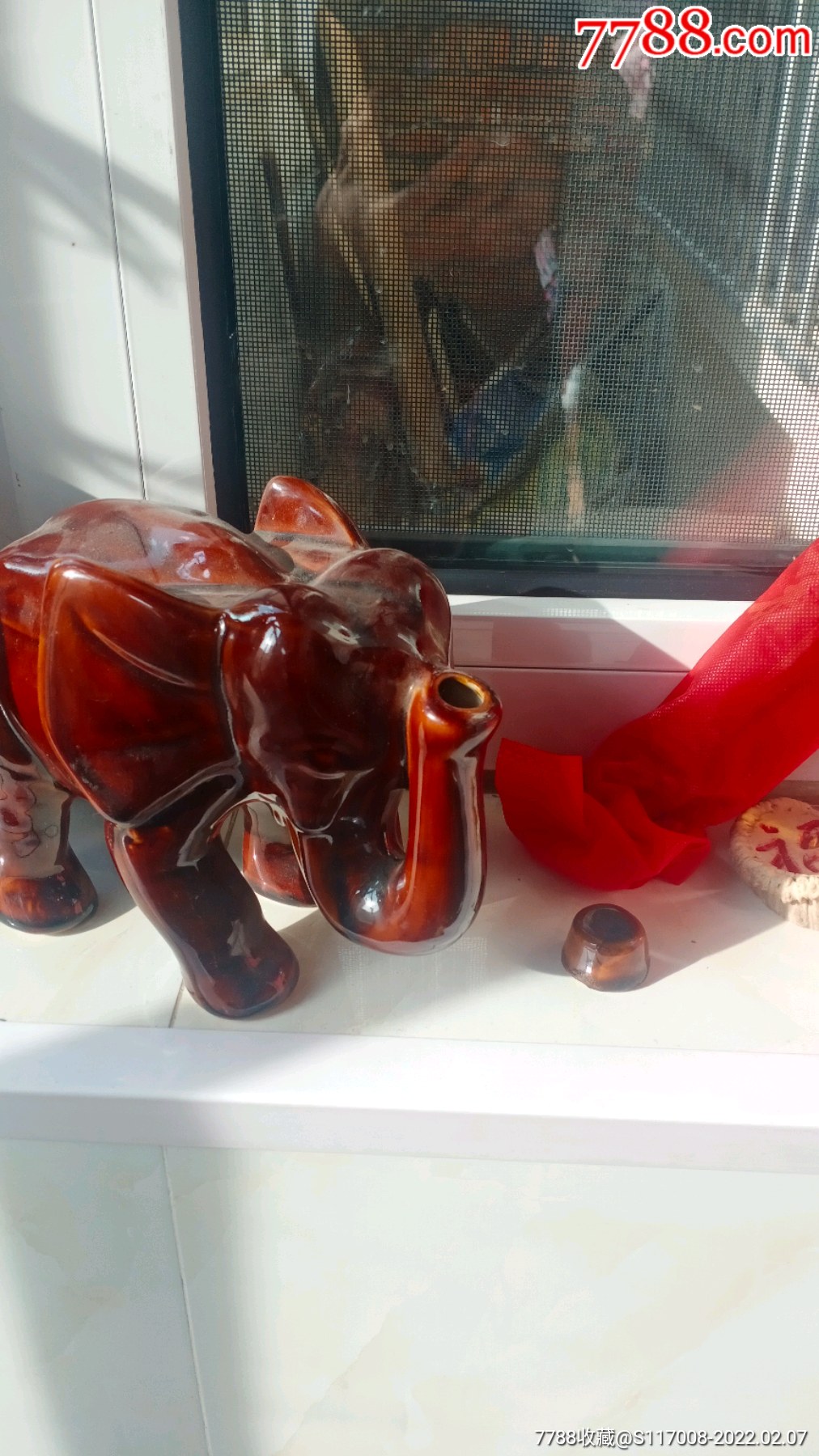 大象酱釉老酒瓶