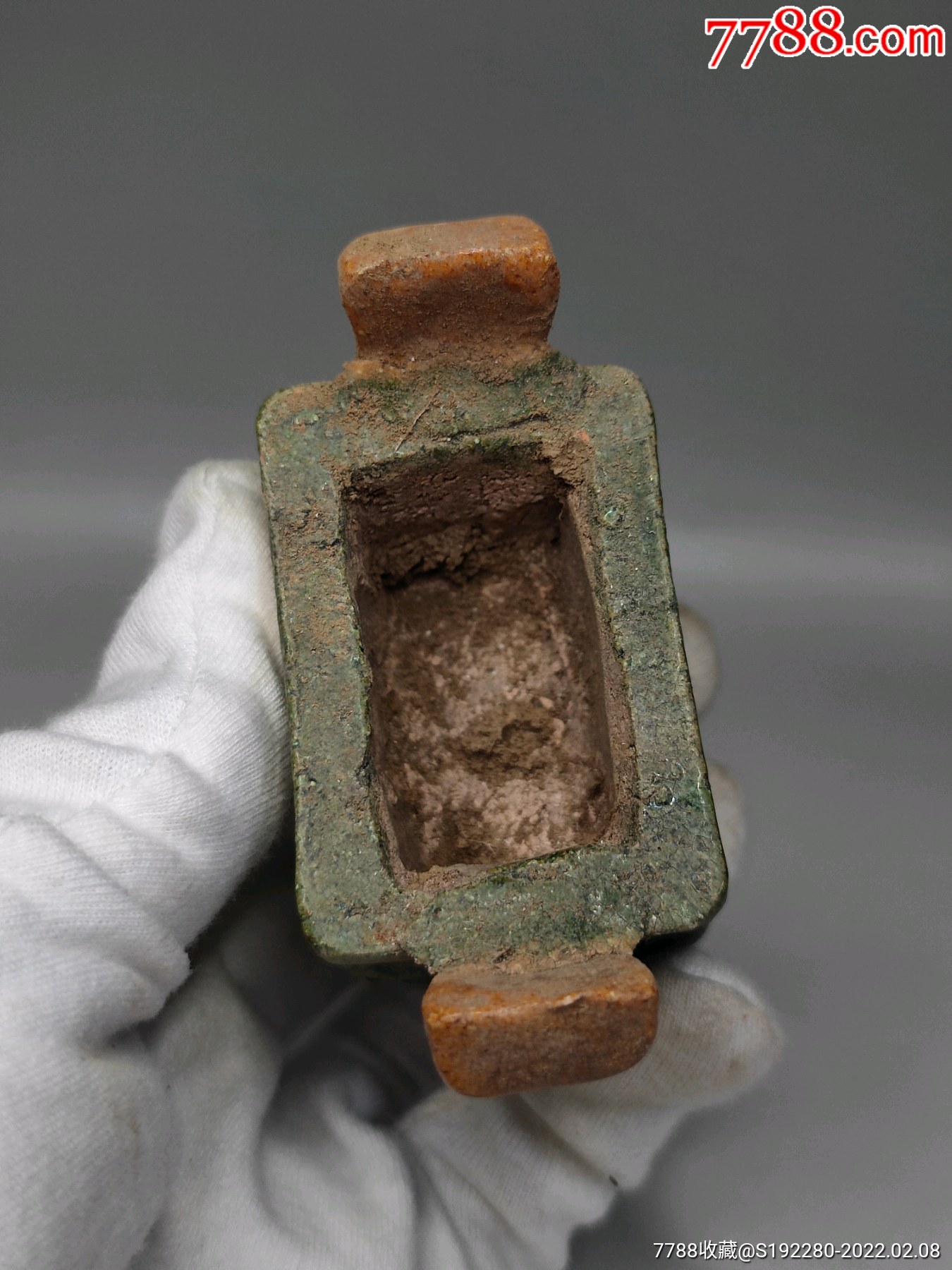 三彩珐华琉璃四方鼎式香炉工艺品可以用来陈设或者焚香