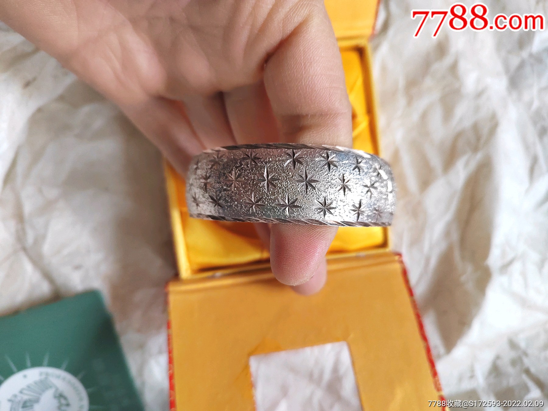 盒装老凤祥千足银满天星银手镯一个春天秋夏天佩戴不错