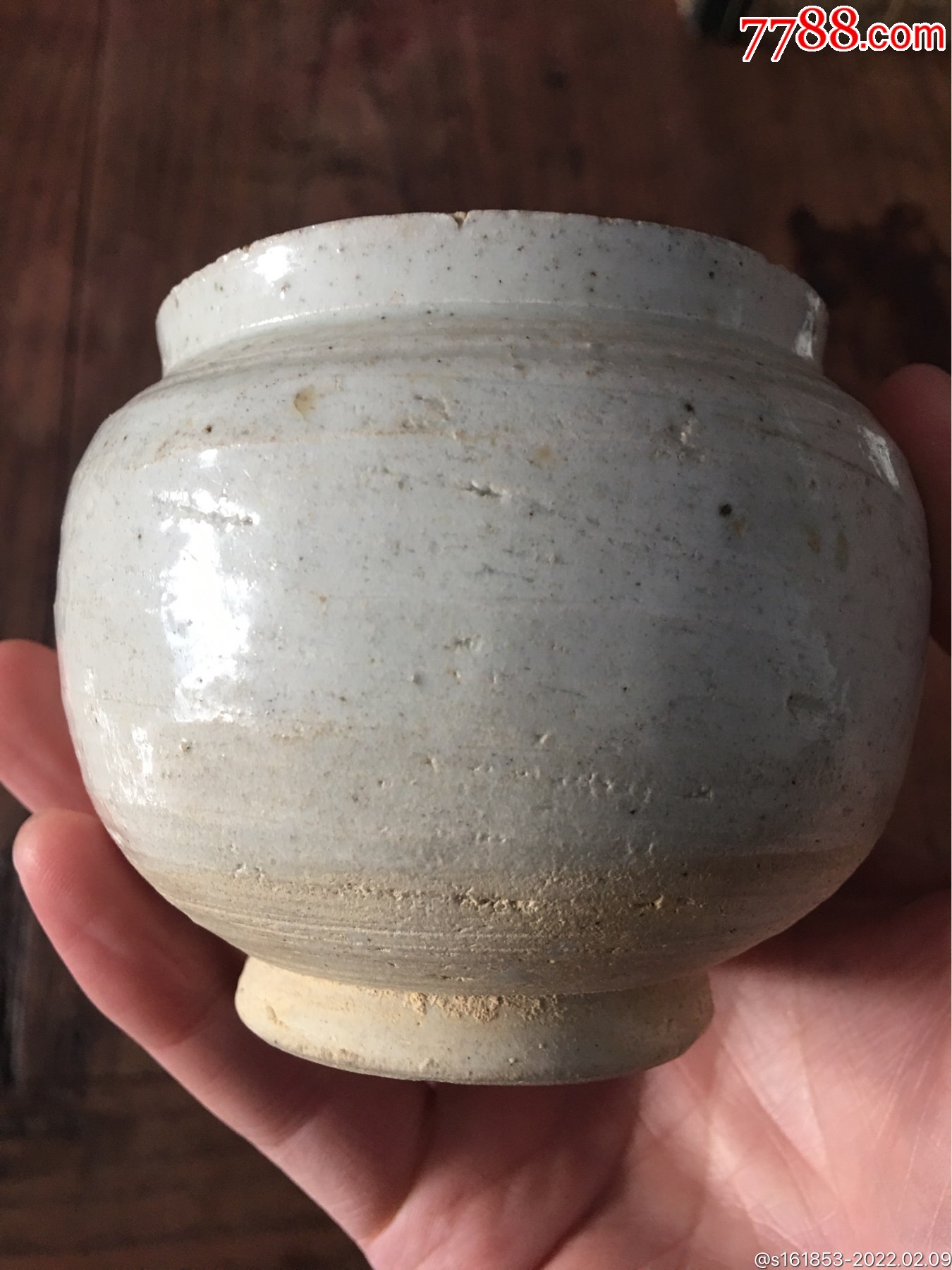 滚动鼠标滚轴,图片即可轻松放大,缩小更多"单色白瓷