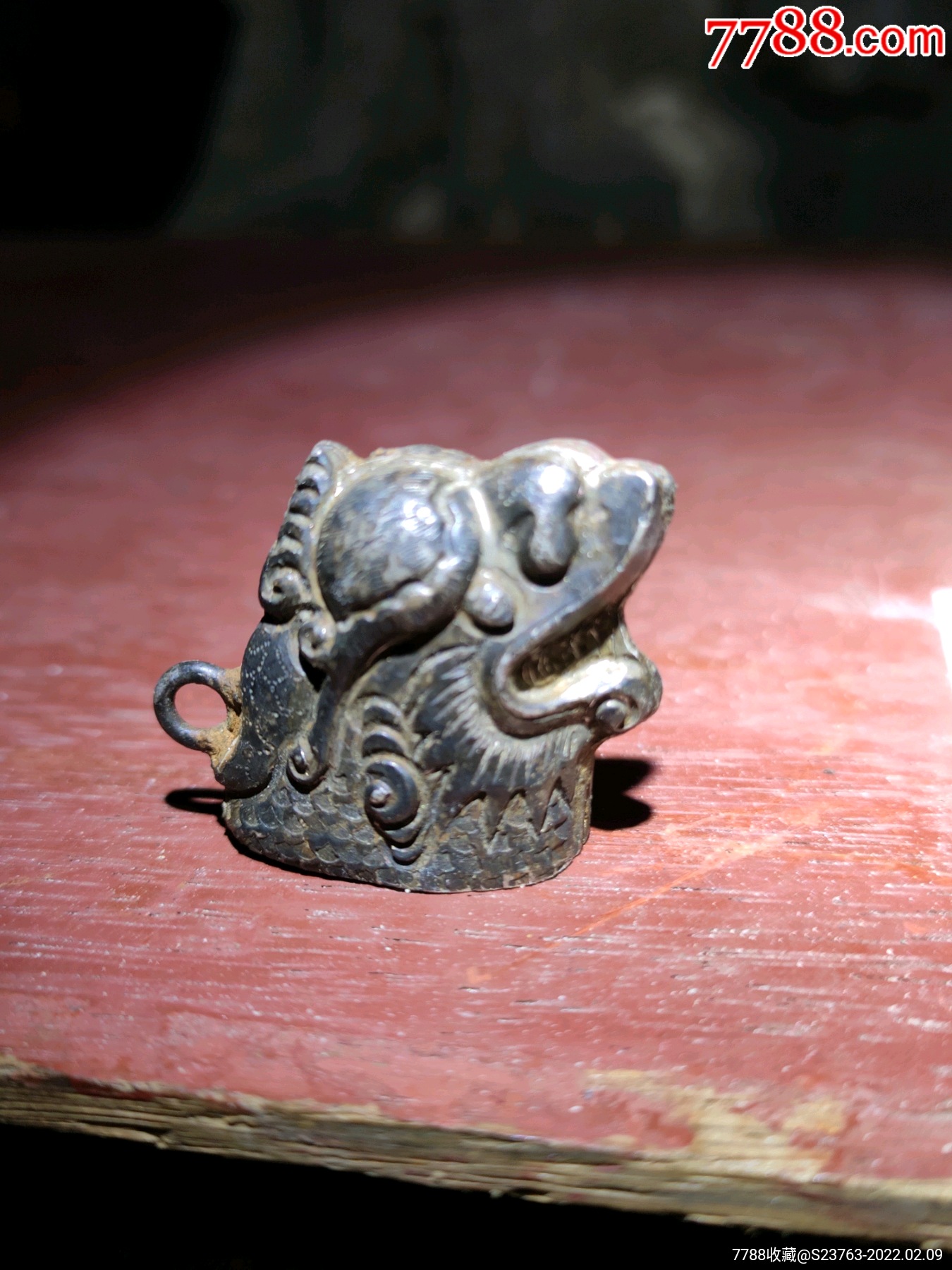 明清厚重兽面银挂件