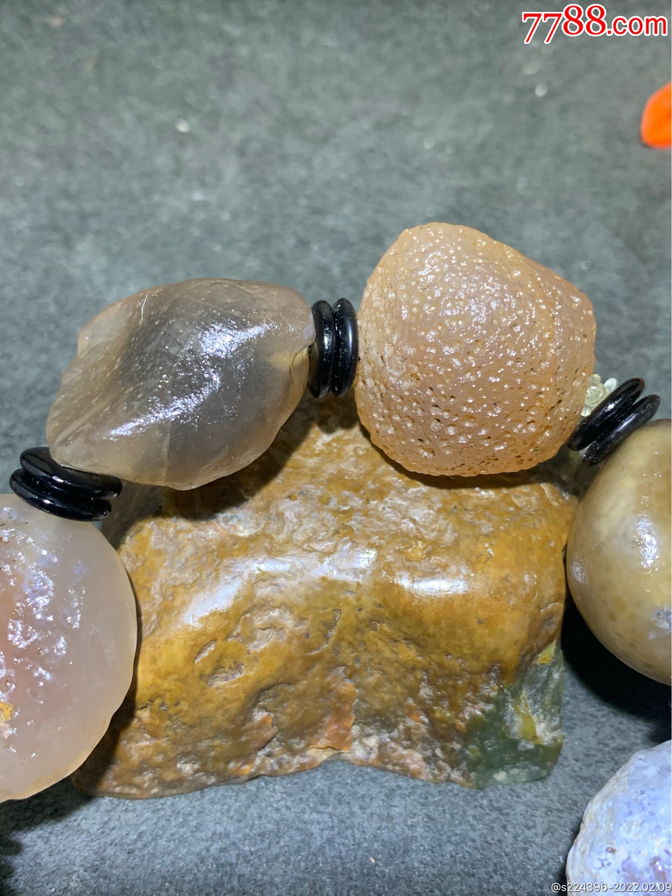 精美天然戈壁黑糖心玛瑙原石大手串一条,_玛瑙_第4张_7788砚台收藏