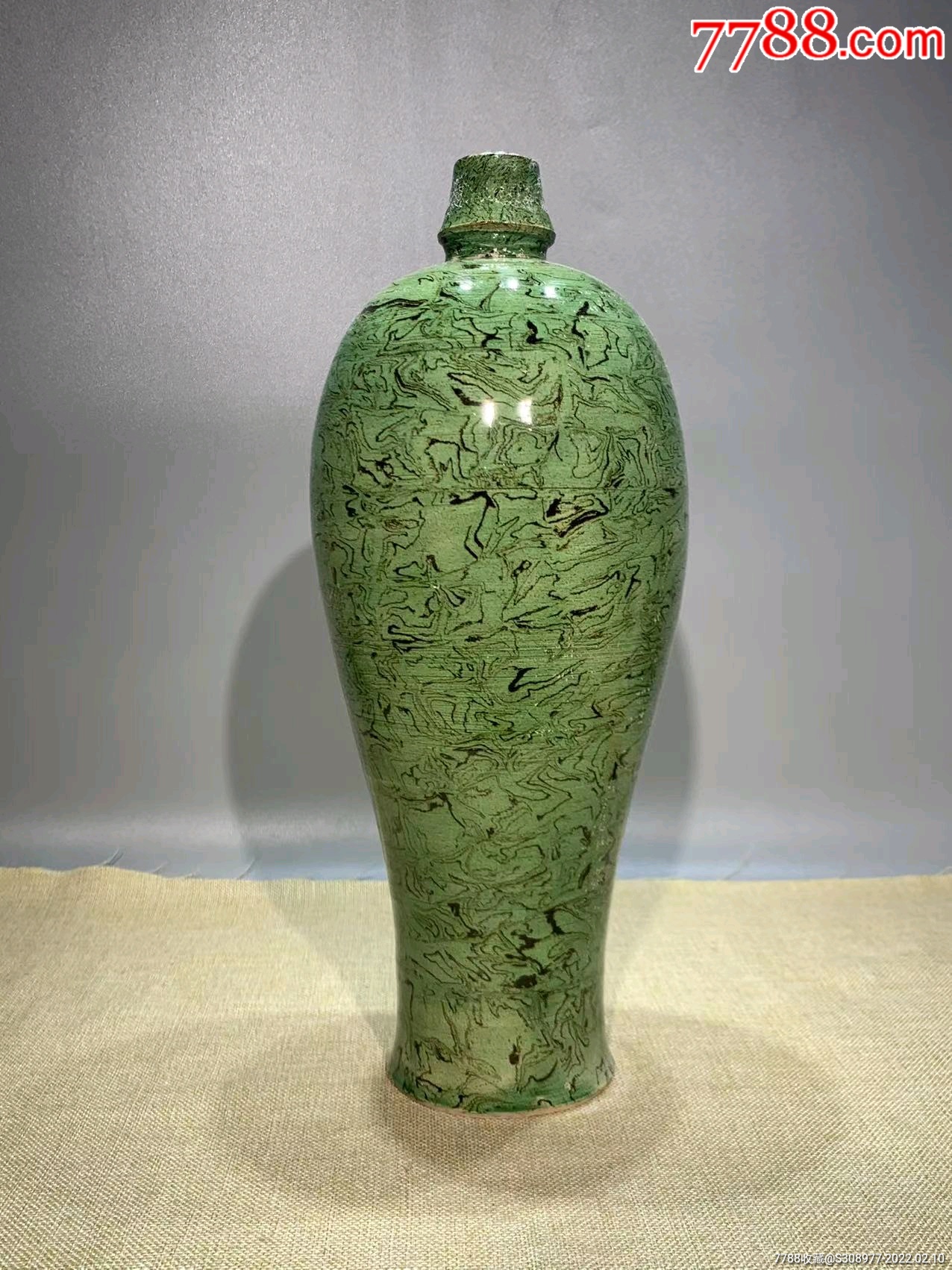 宋代三彩绞胎梅瓶