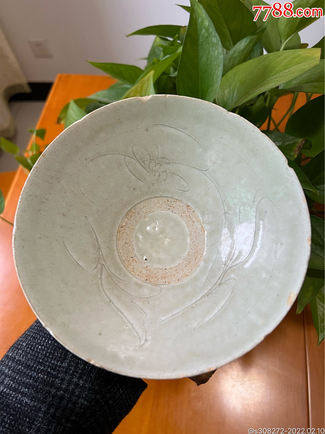 宋代刻花斗笠碗
