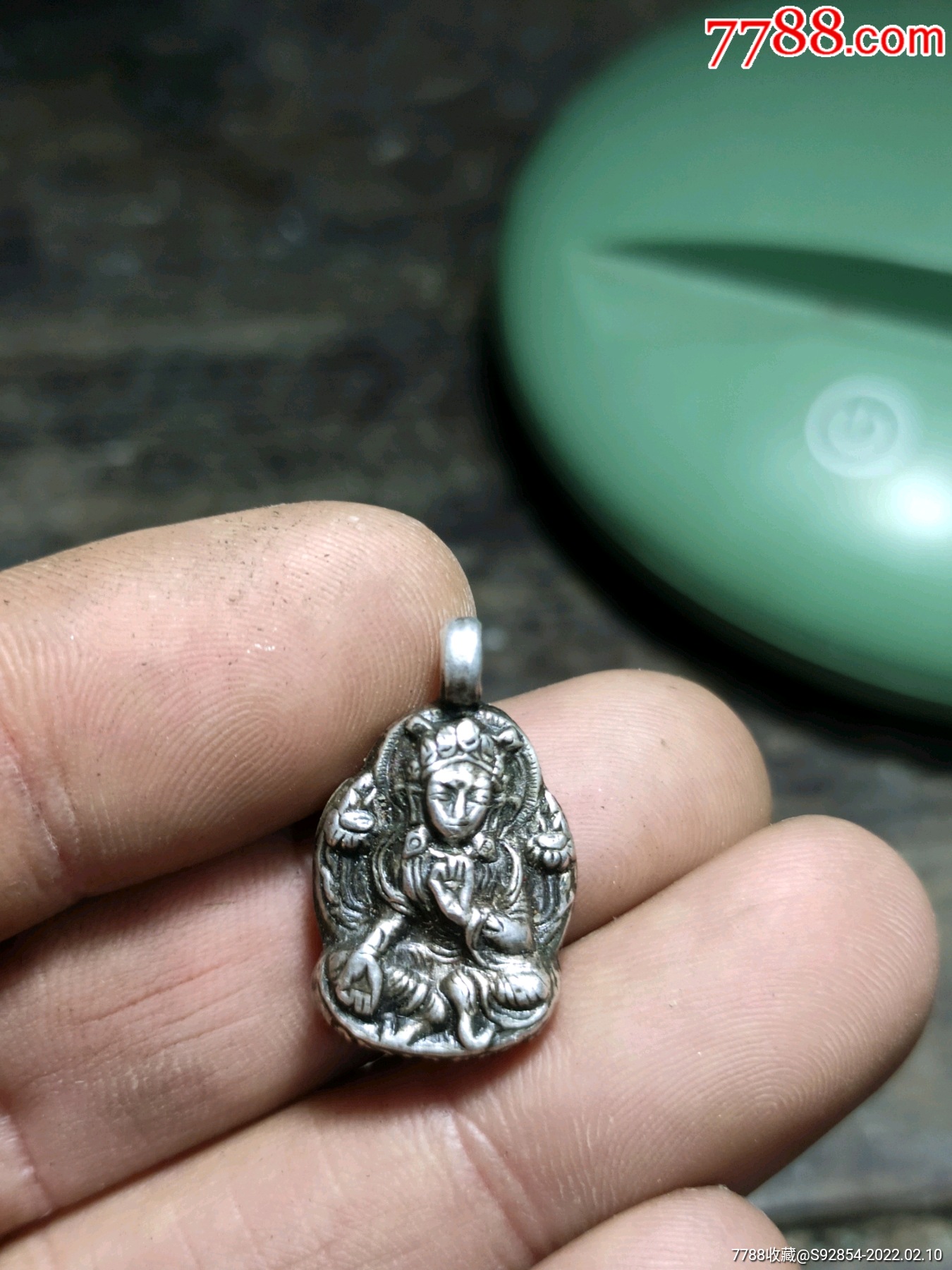 清代藏传银佛像挂件