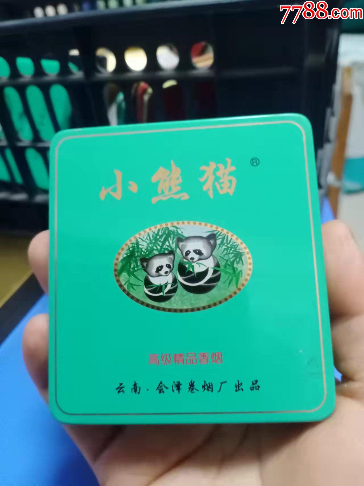 鐵盒小熊貓