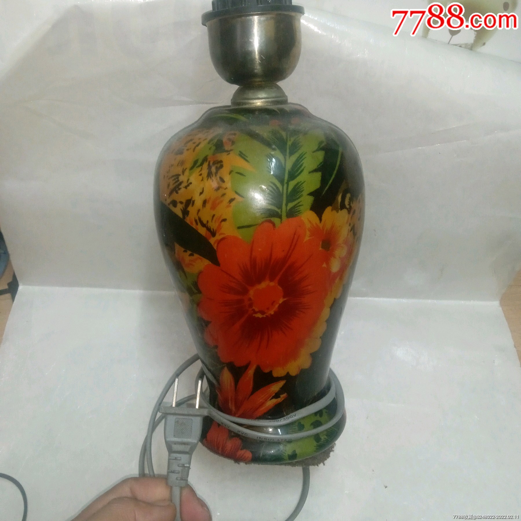 老瓷台灯1个红花图案瓷摆件