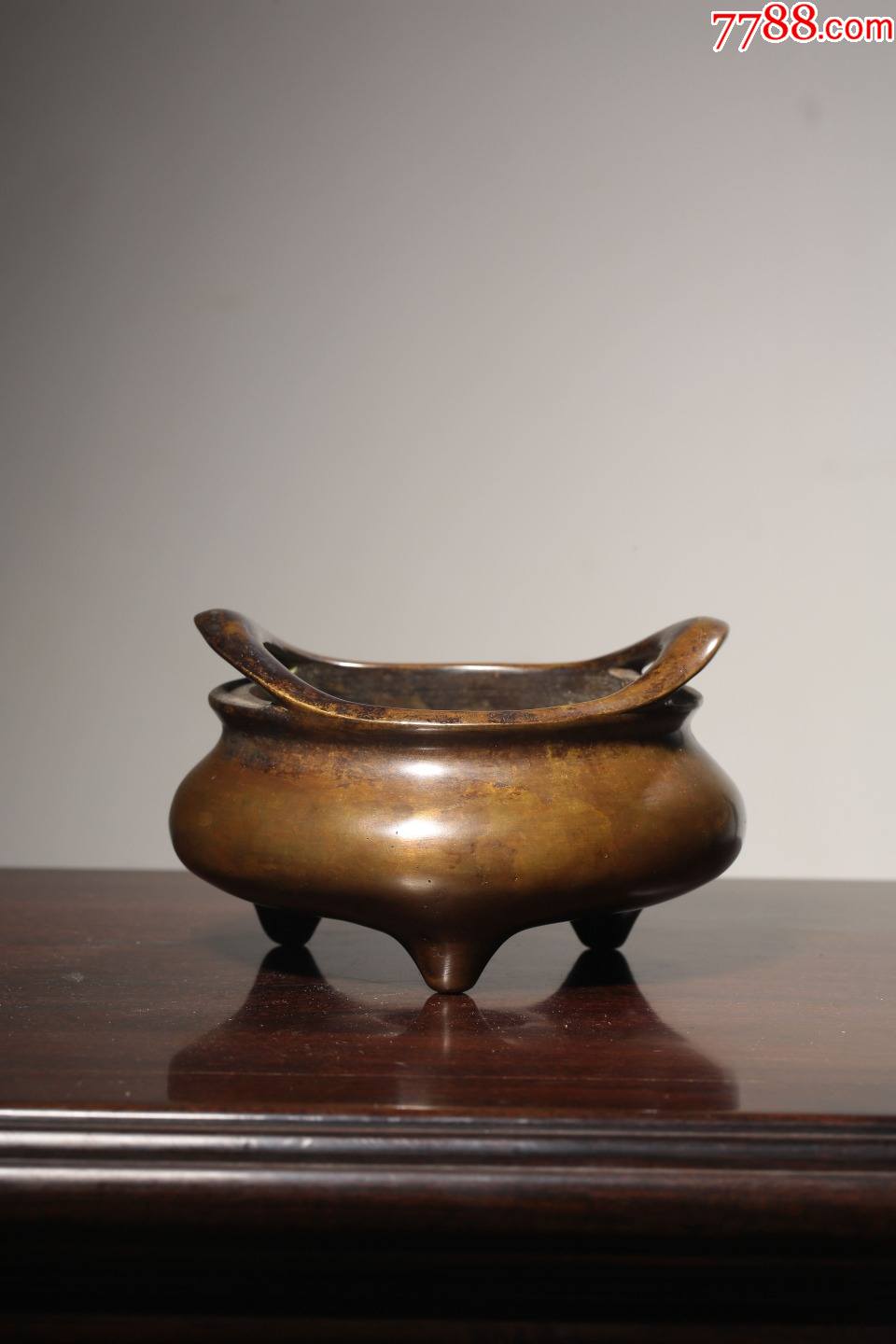 铜桥耳三足炉