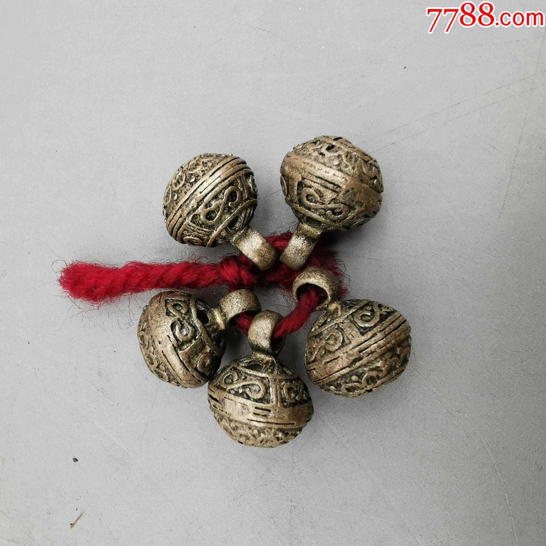 刻花镂空银扣子_价格500元_第1张_7788收藏__收藏热线