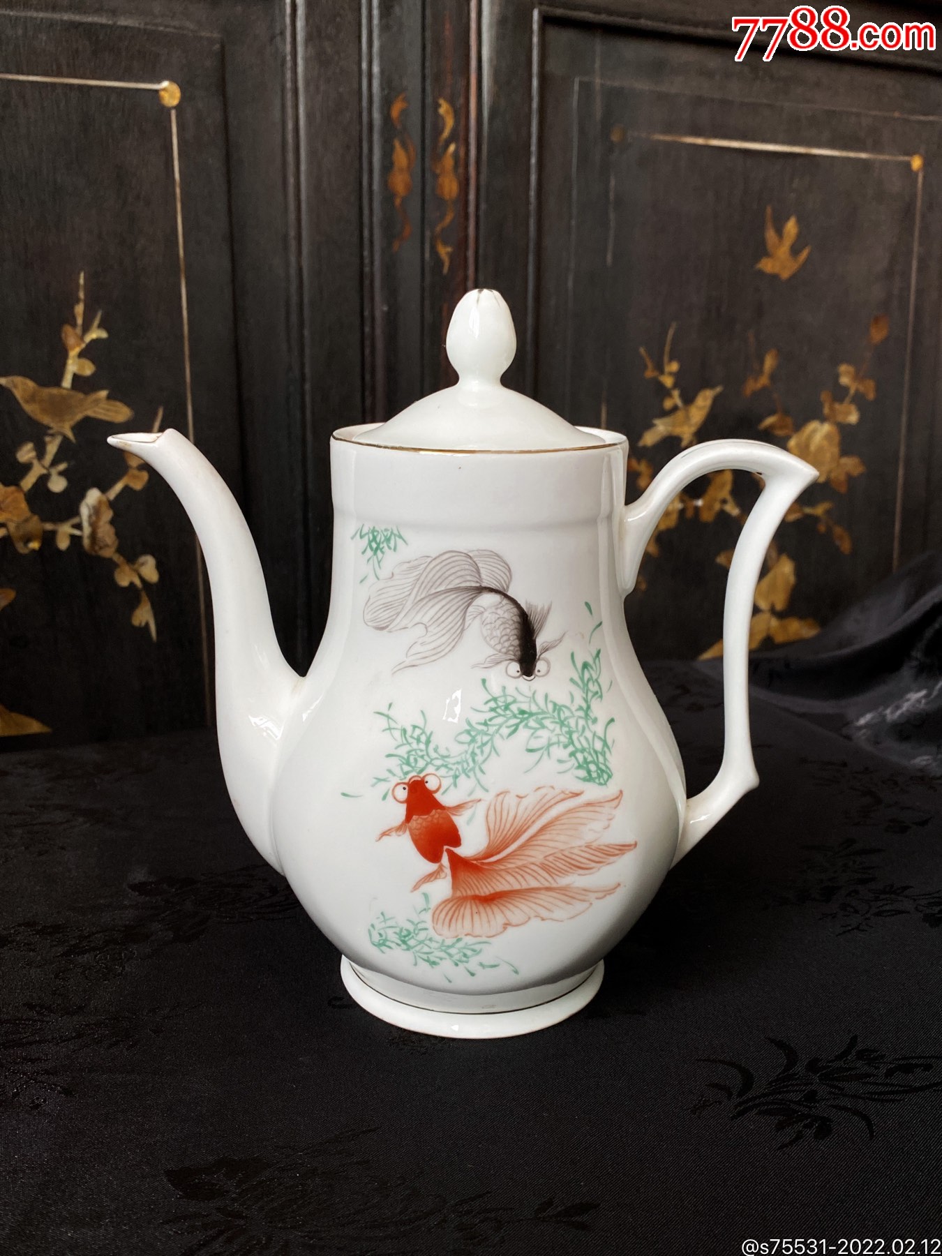 80年代淄博瓷厂生产手绘金鱼金玉满堂茶壶